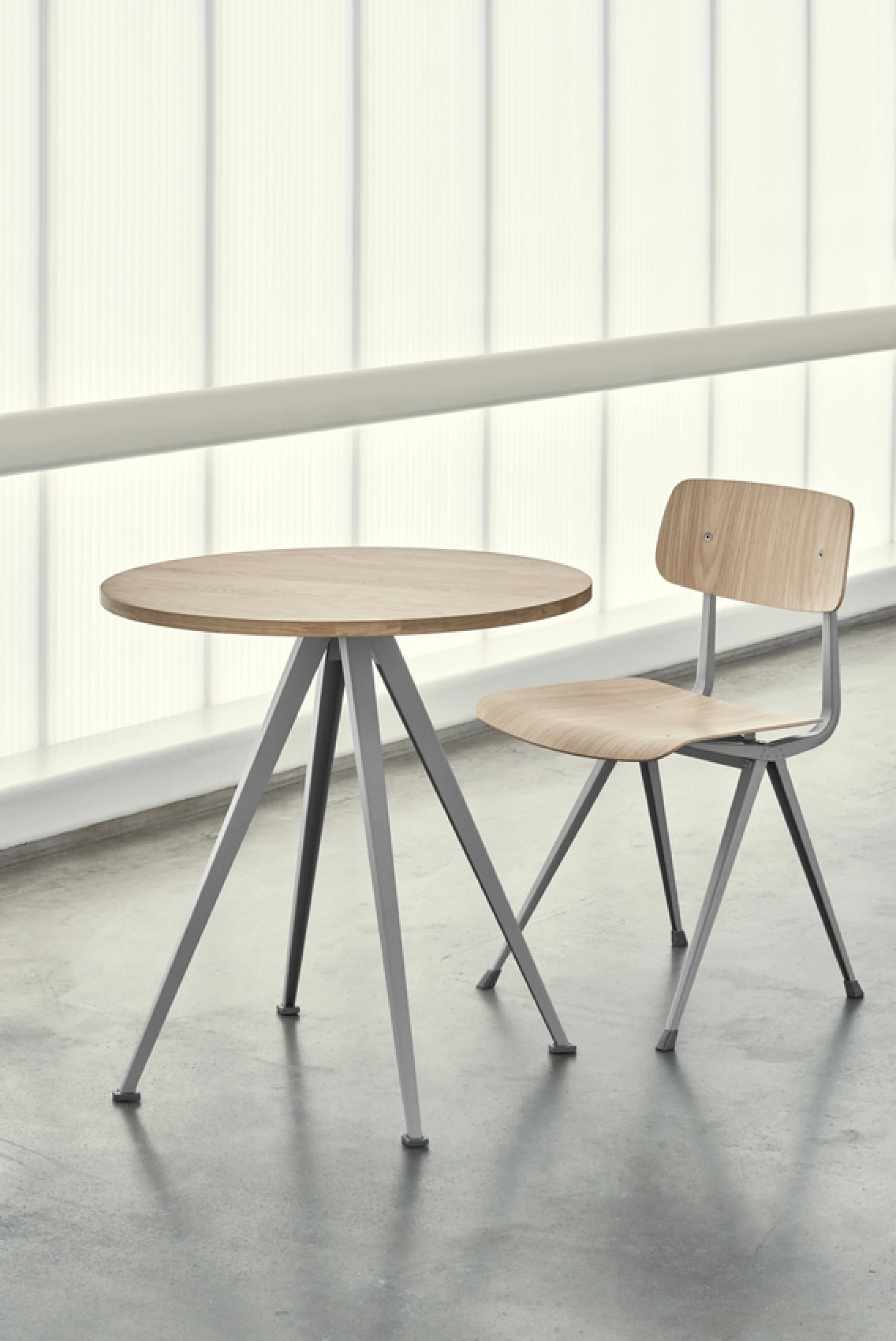 Pyramid Café Table 21