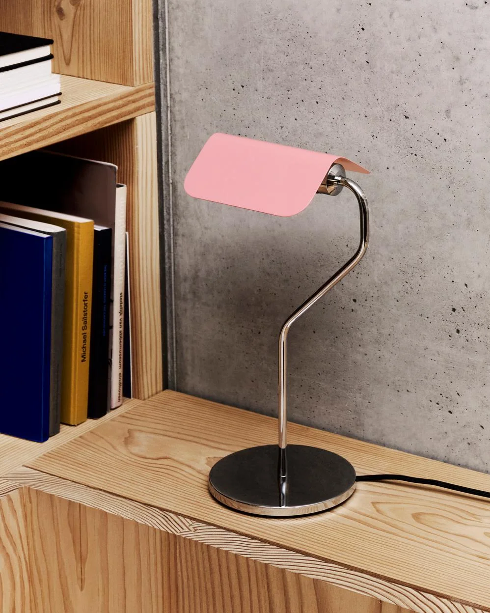 Apex Table Lamp Luis pink