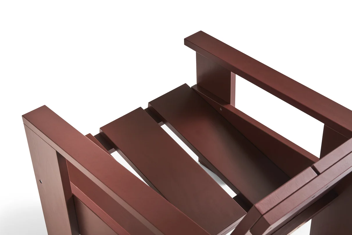 Crate Lounge Chair Iron red