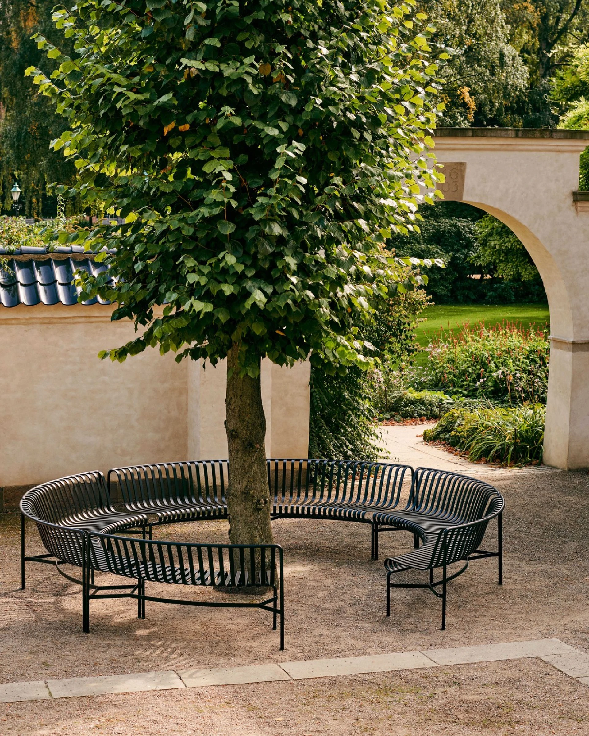 Palissade Park Bench In In Starter Set