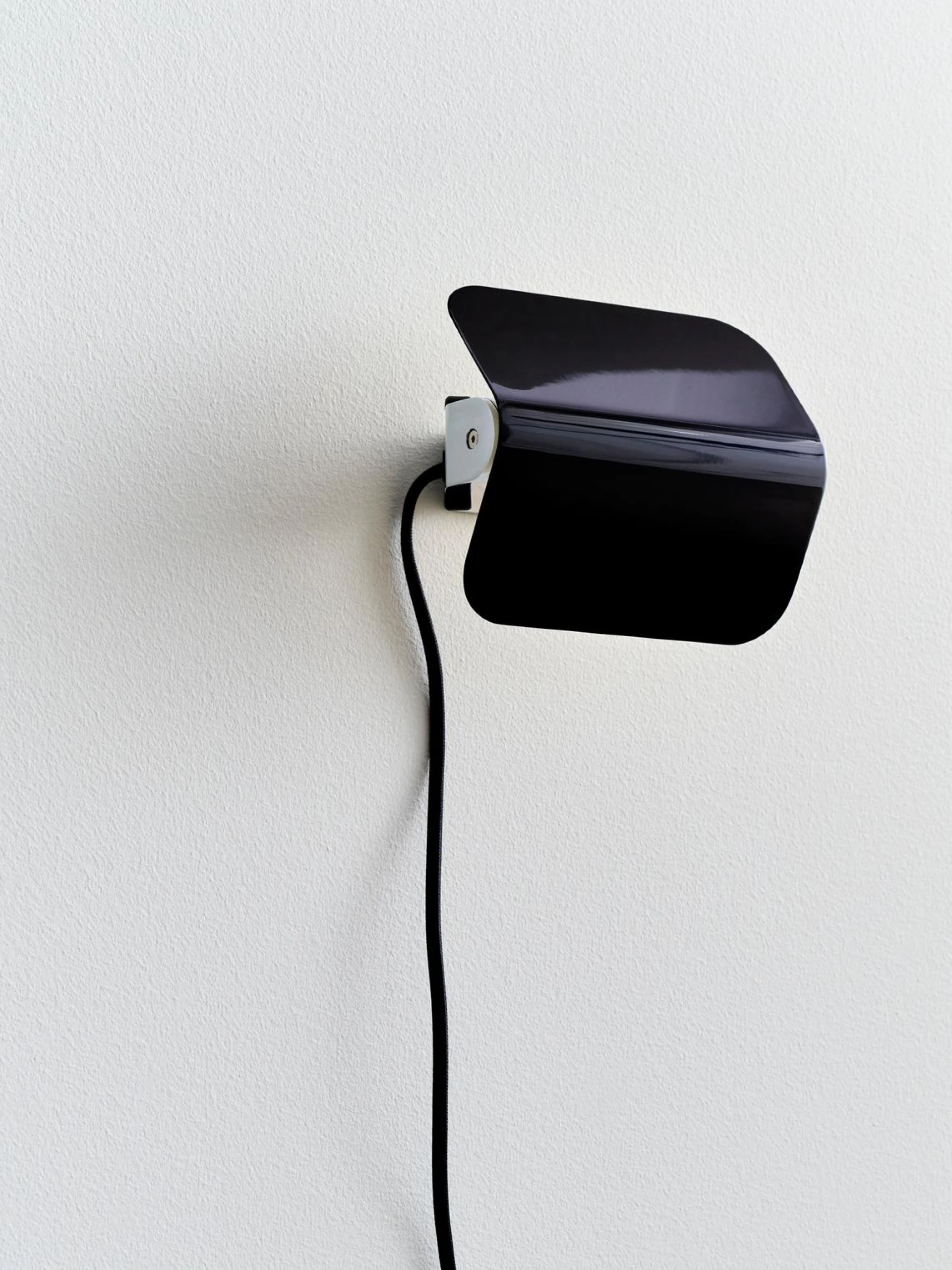 Apex Wall Lamp Iron black