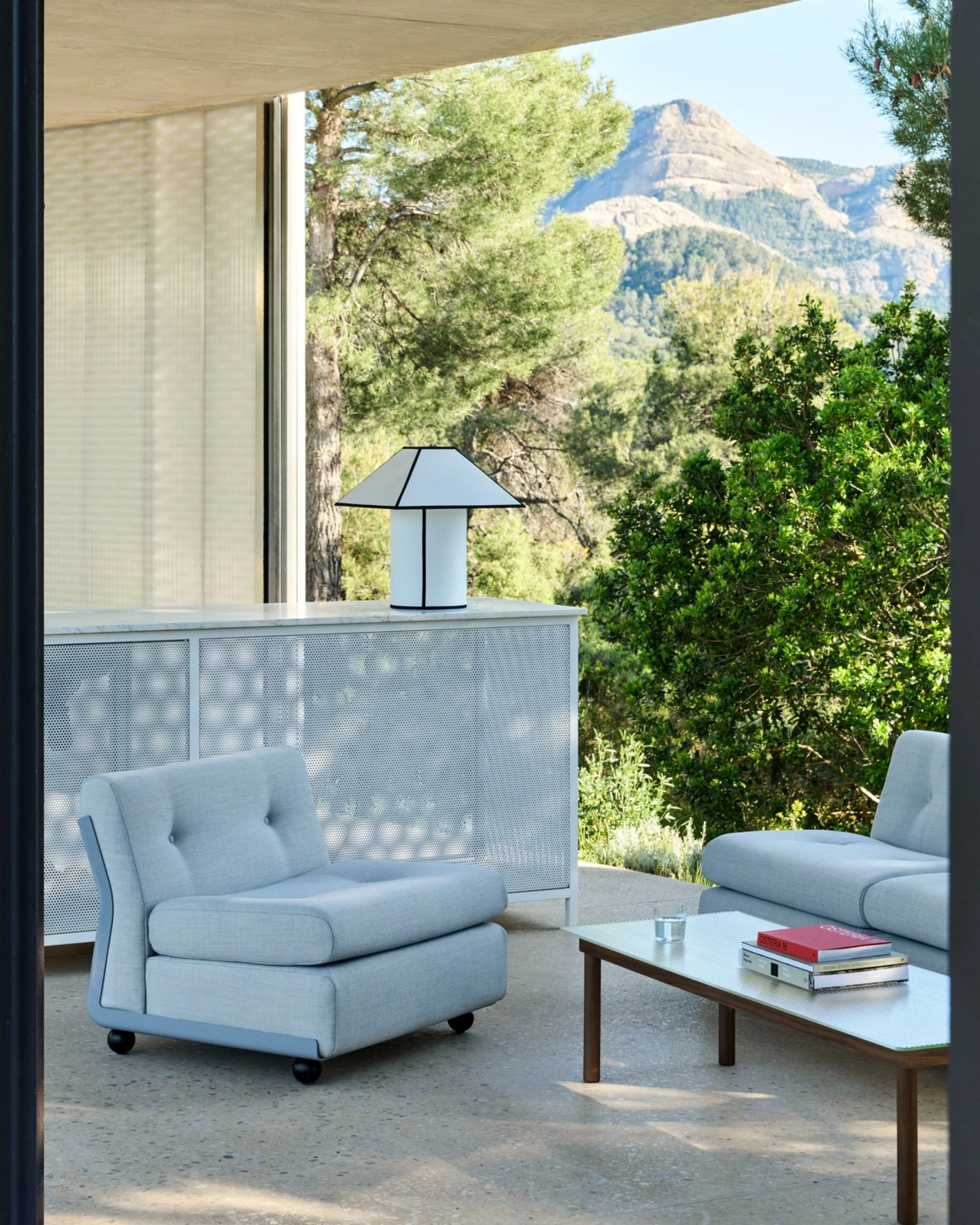 Ava Pyramid Table Lamp 450 White