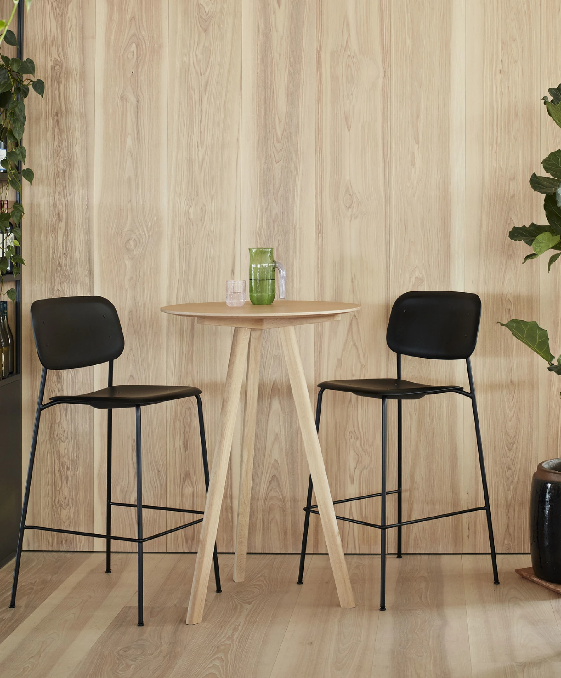Soft Edge 95 Bar Stool