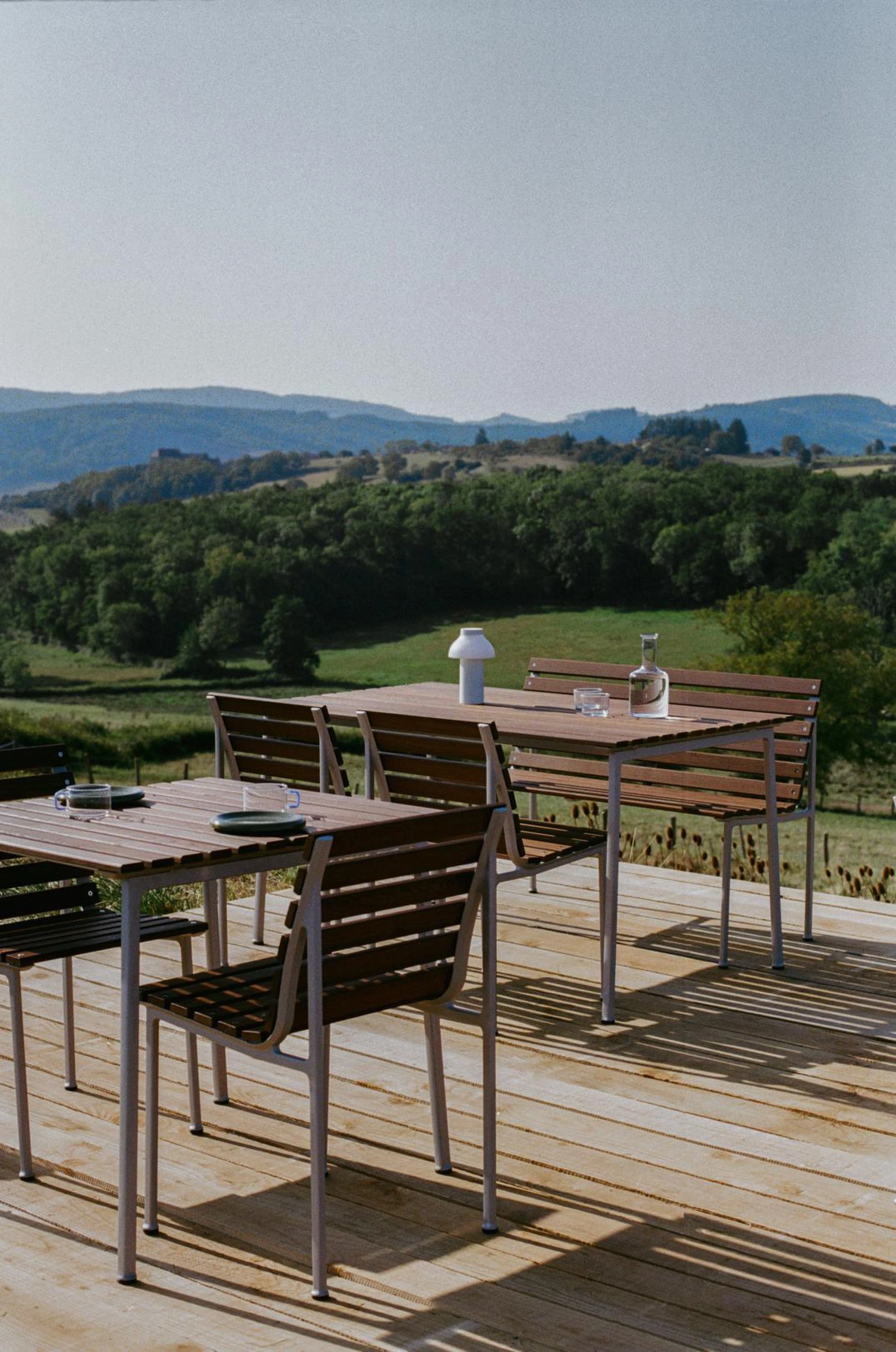 Traverse Table H74 x W75 x L83