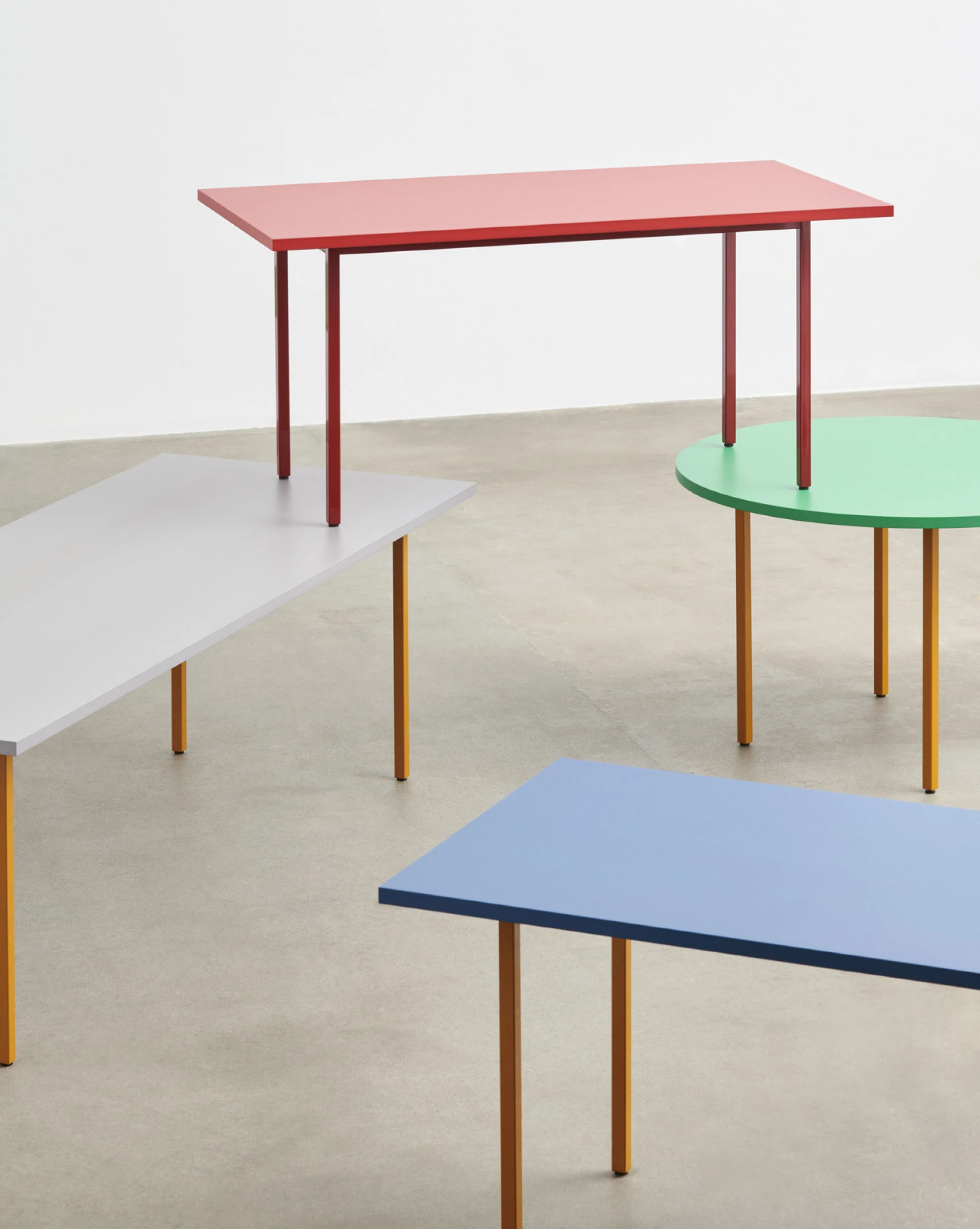 Two-Colour Table