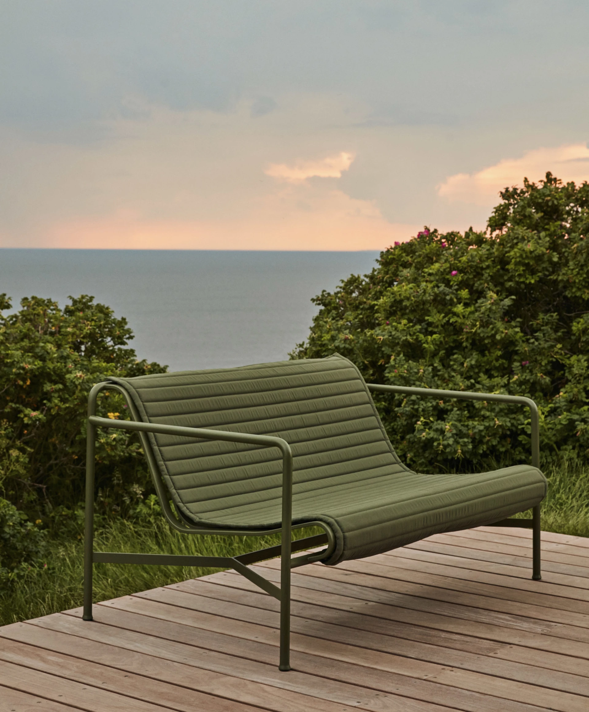 Palissade Lounge Sofa Quilted Cushion