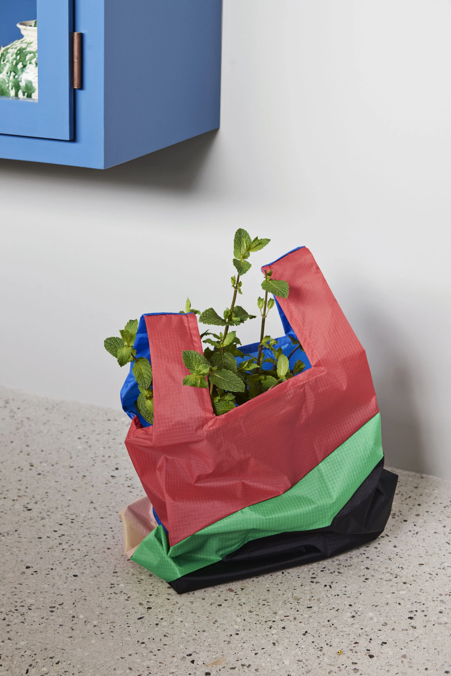 Six-colour bag m no. 6