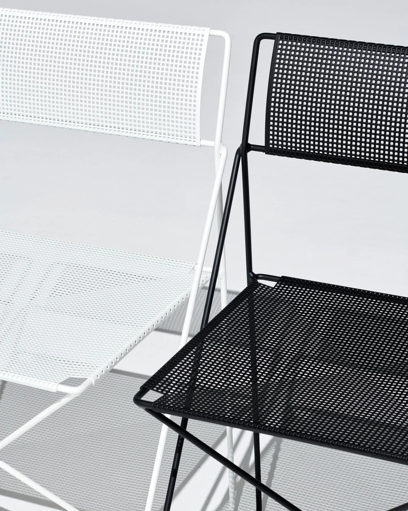 X-Line Chair Chalk white powder coated steel base - Chalk white powder coated seat/back