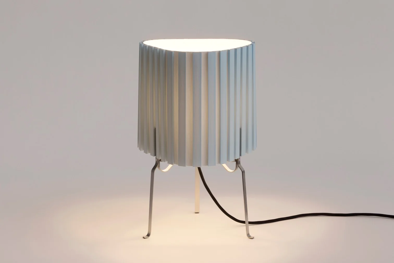 Canelé Table Lamp 370 Soft blue