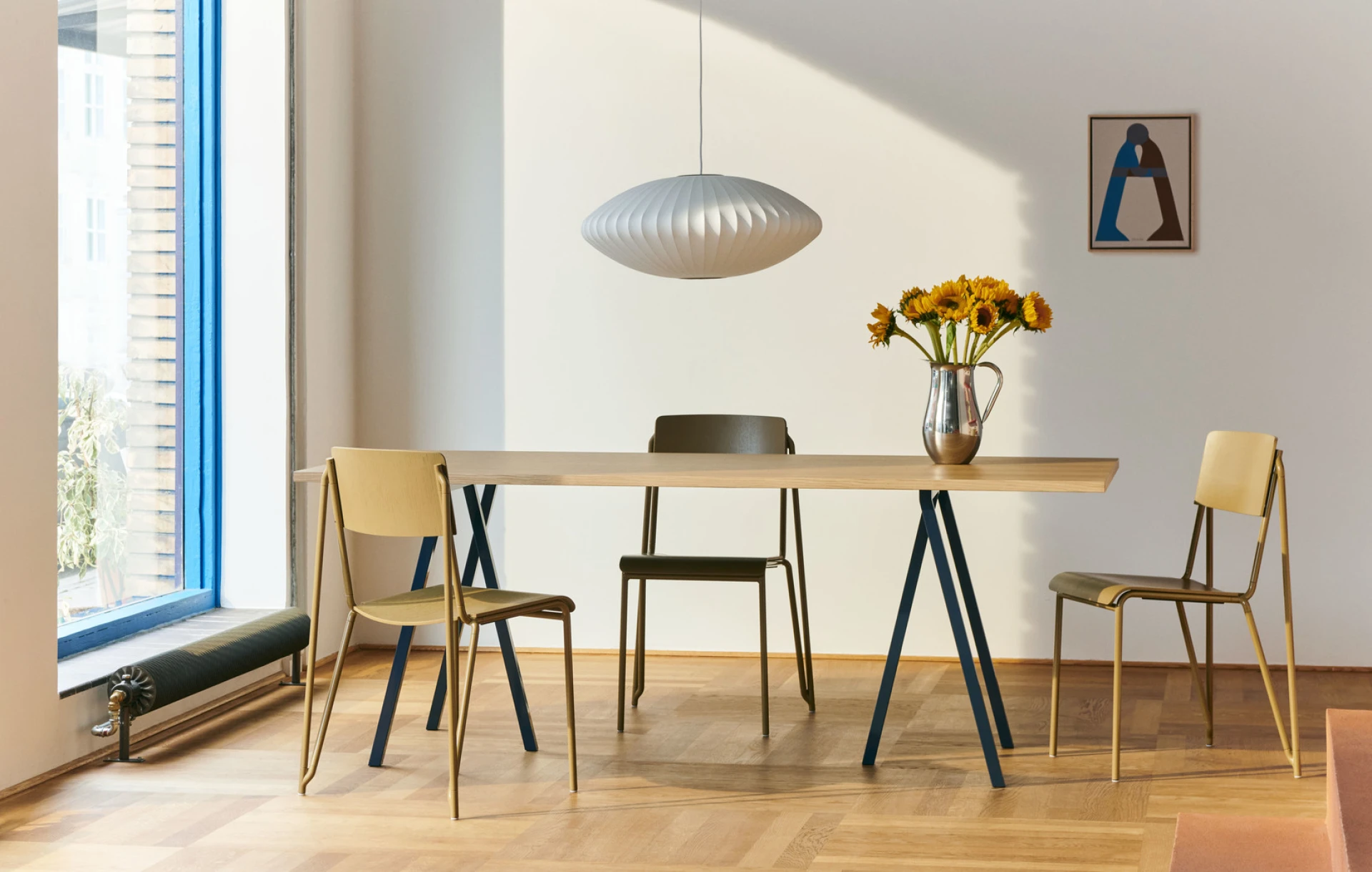 Loop Stand Table