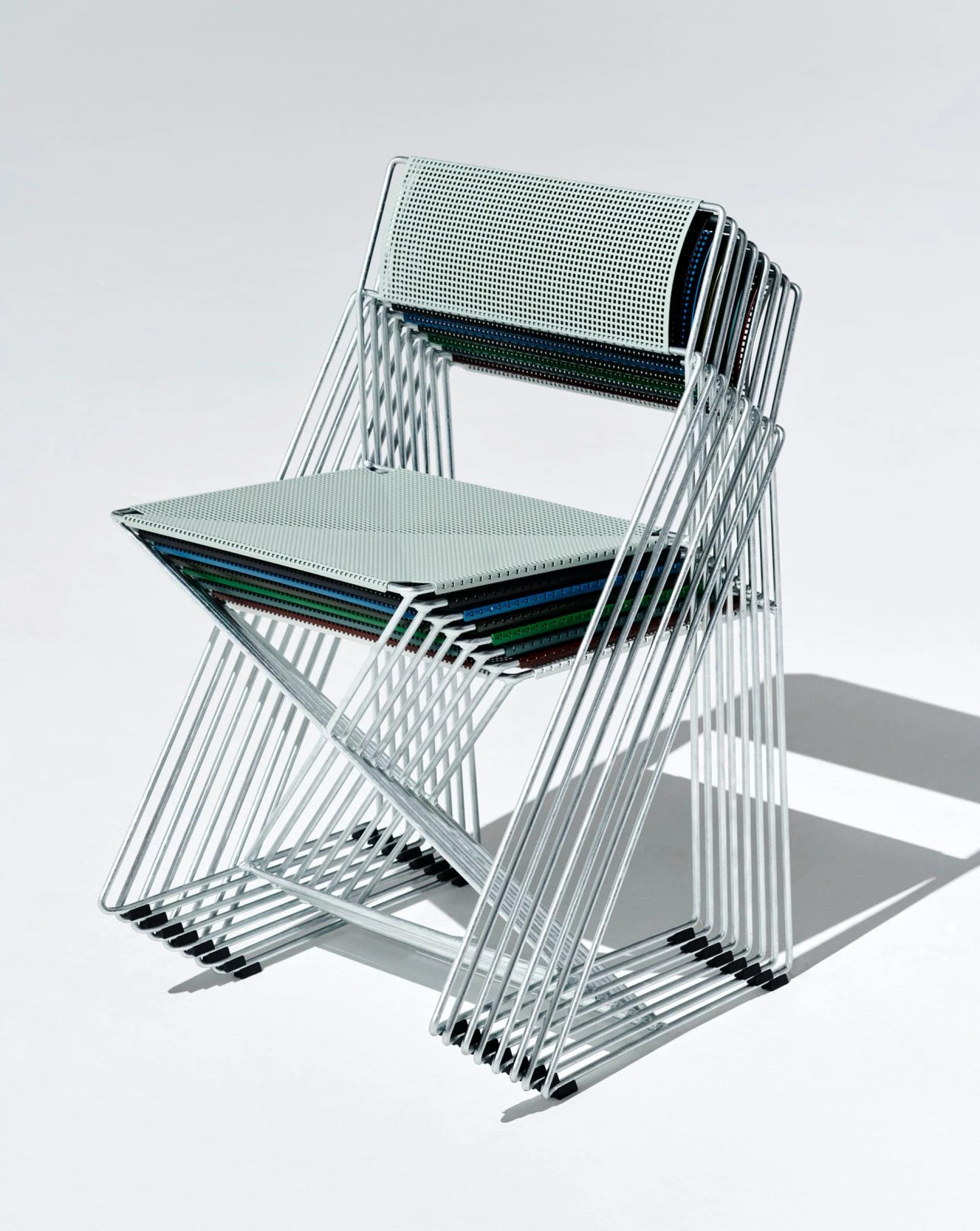 X-Line Chair Galvanised base - Pale linden powder coated seat/back