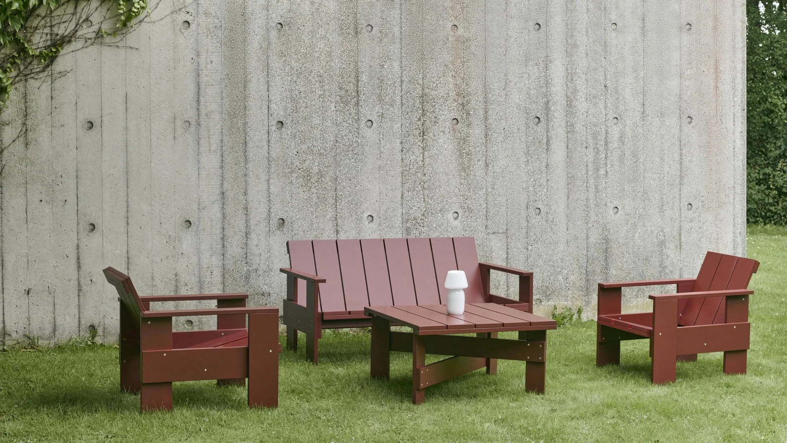 Crate Lounge Sofa Iron red