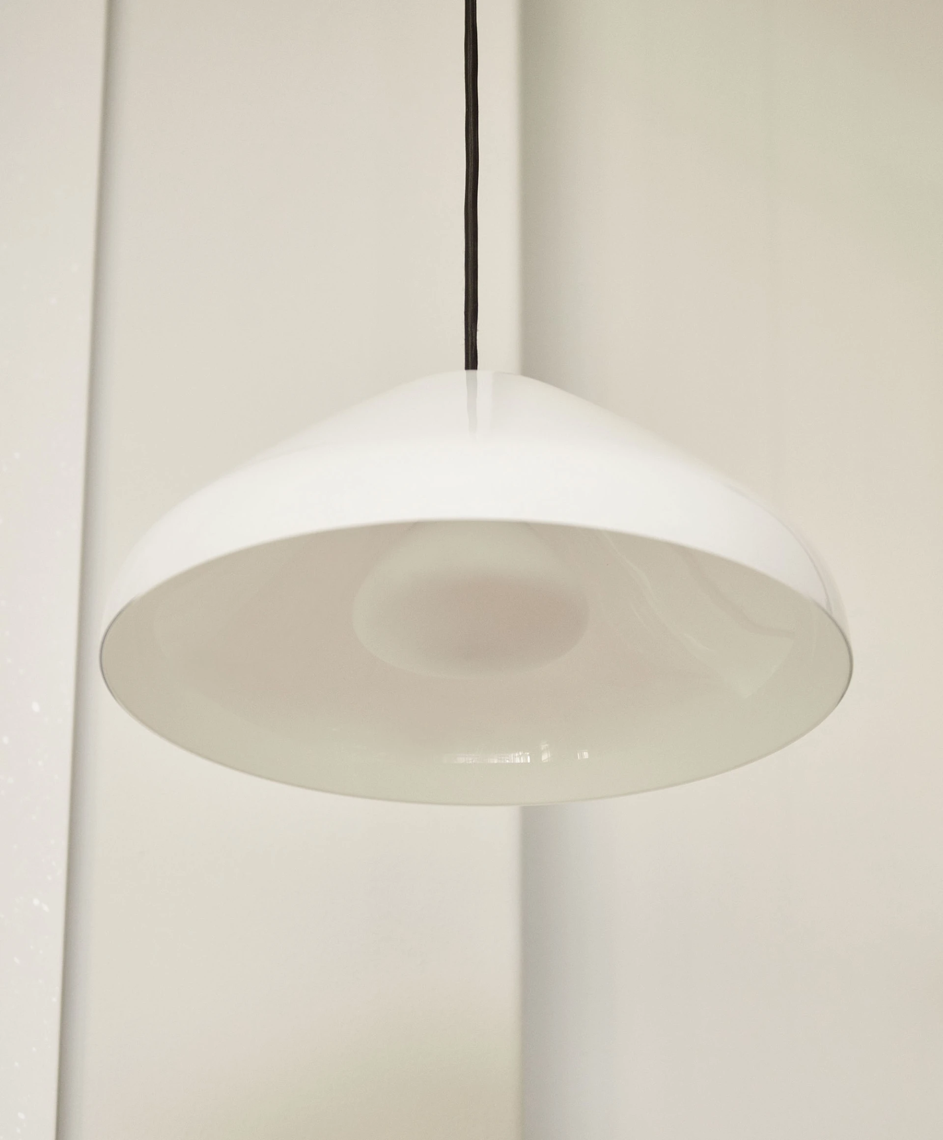 Pao Glass Pendant 350 White Pao Glass Pendant 350 White