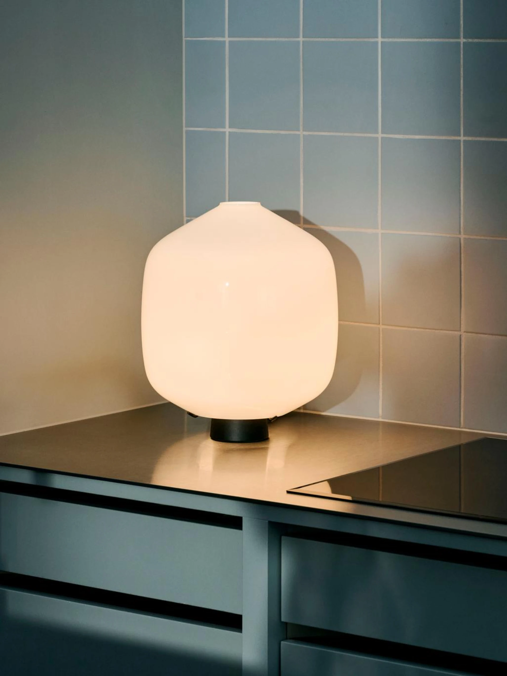 Buoy Glass Table Lamp 300 Soft black cord set