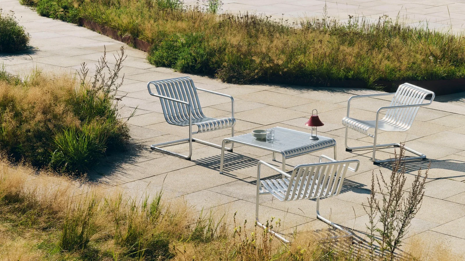 Palissade Cantilever Lounge Chair Low