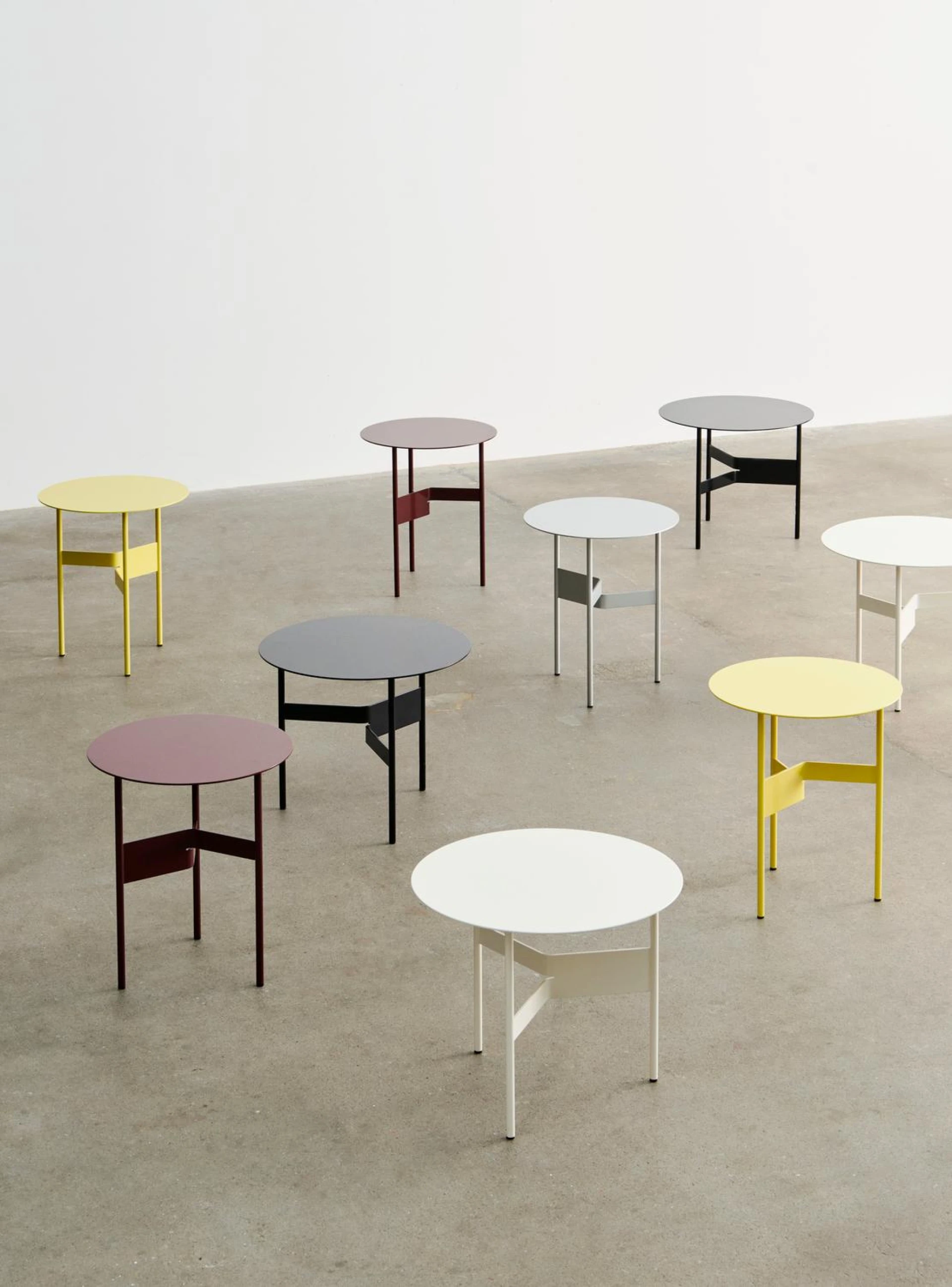 Shim Coffee Table Ø54 x H44 Eggshell