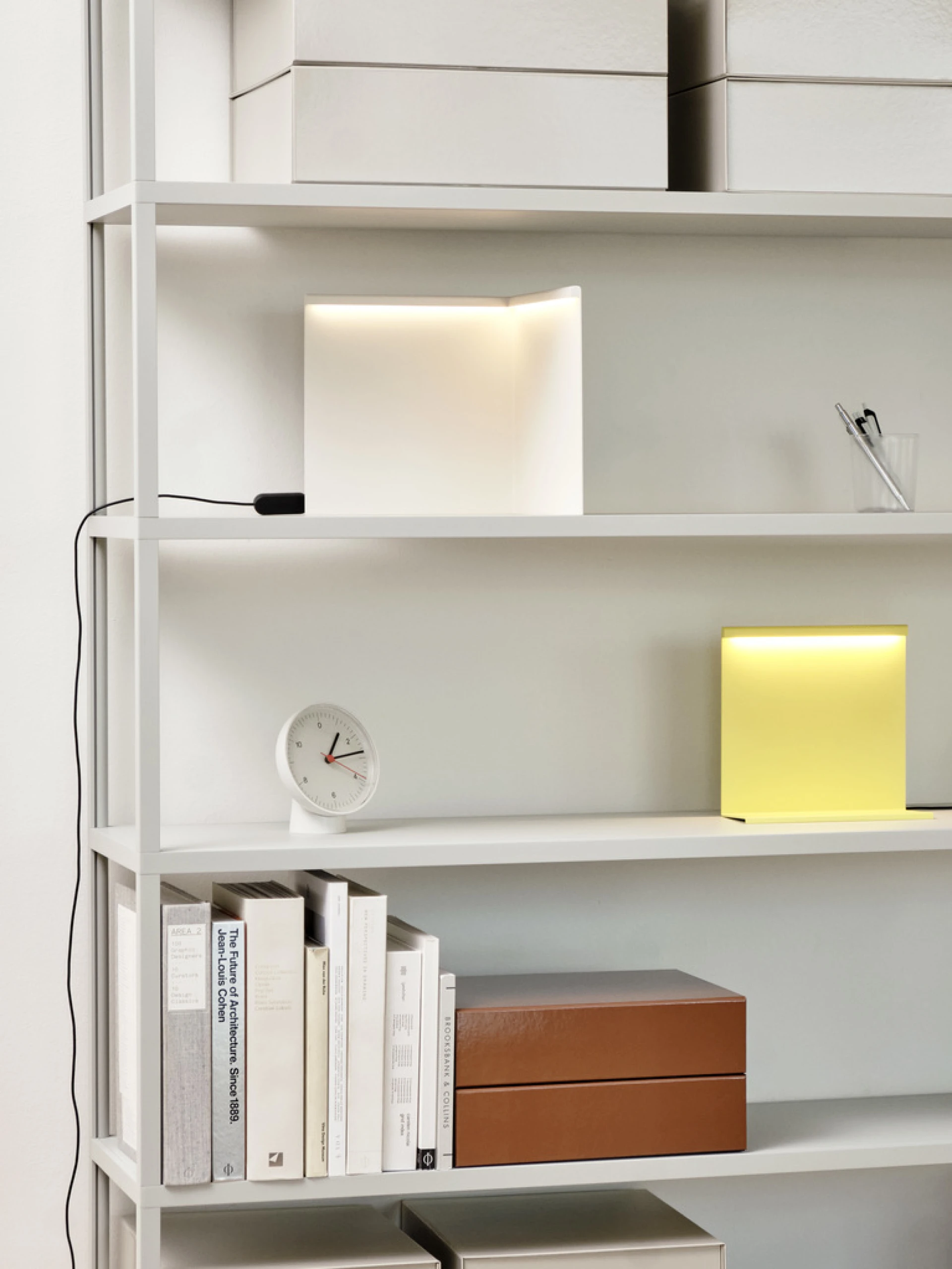 LBM Corner Table Lamp Cream white