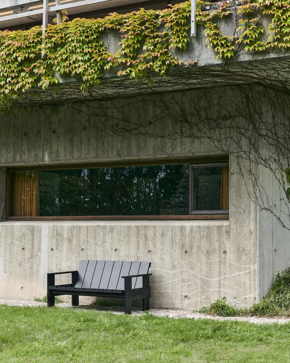 Crate Lounge Sofa Black