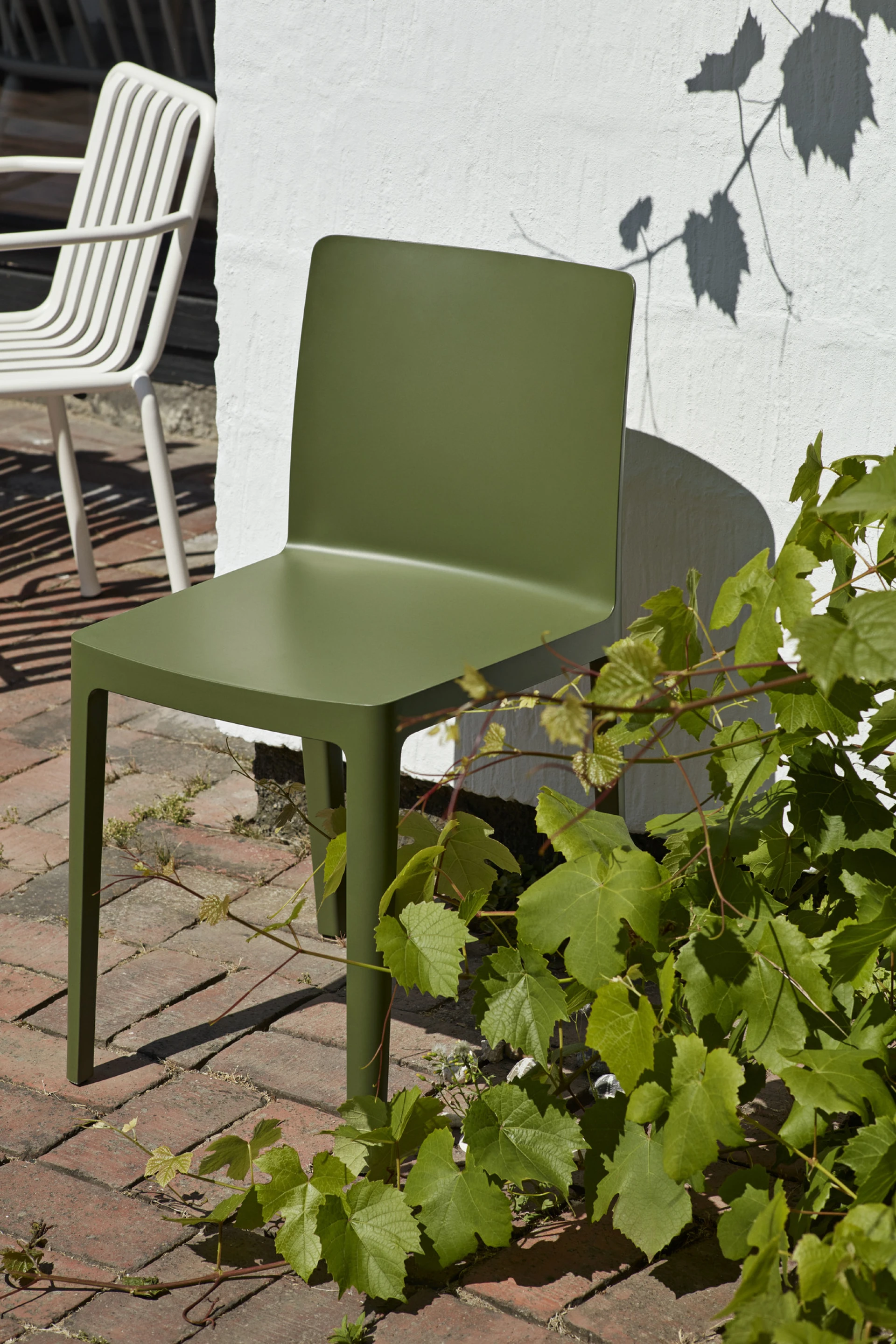 Elementaire Chair Olive 