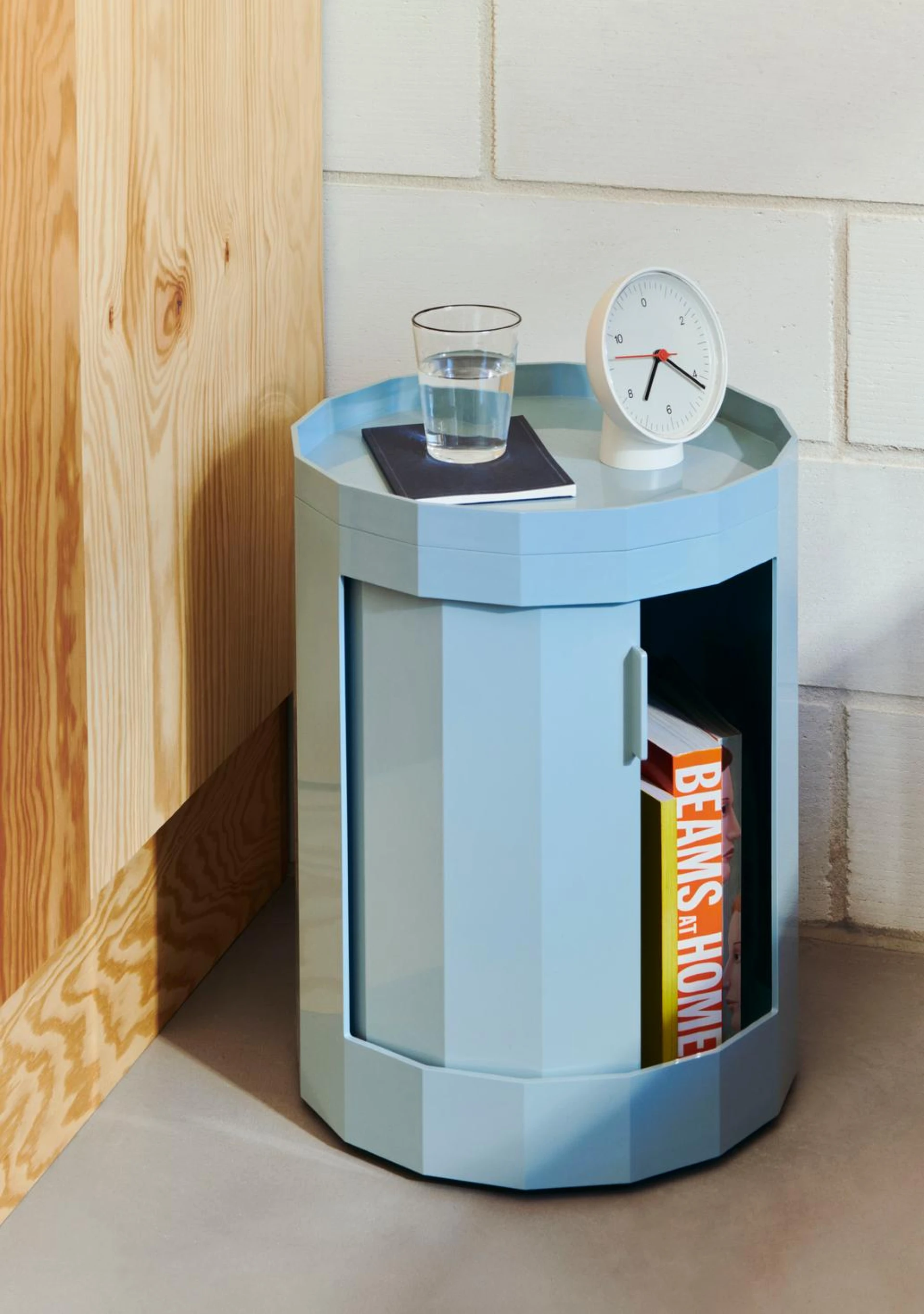 Facet Cabinet incl. feet and castors Low Misty blue