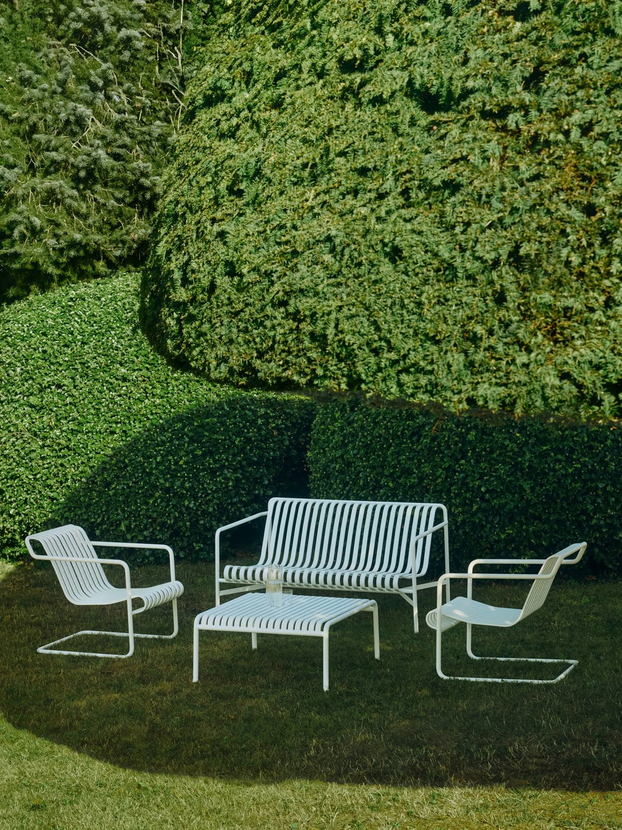 Palissade Cantilever Lounge Chair Low