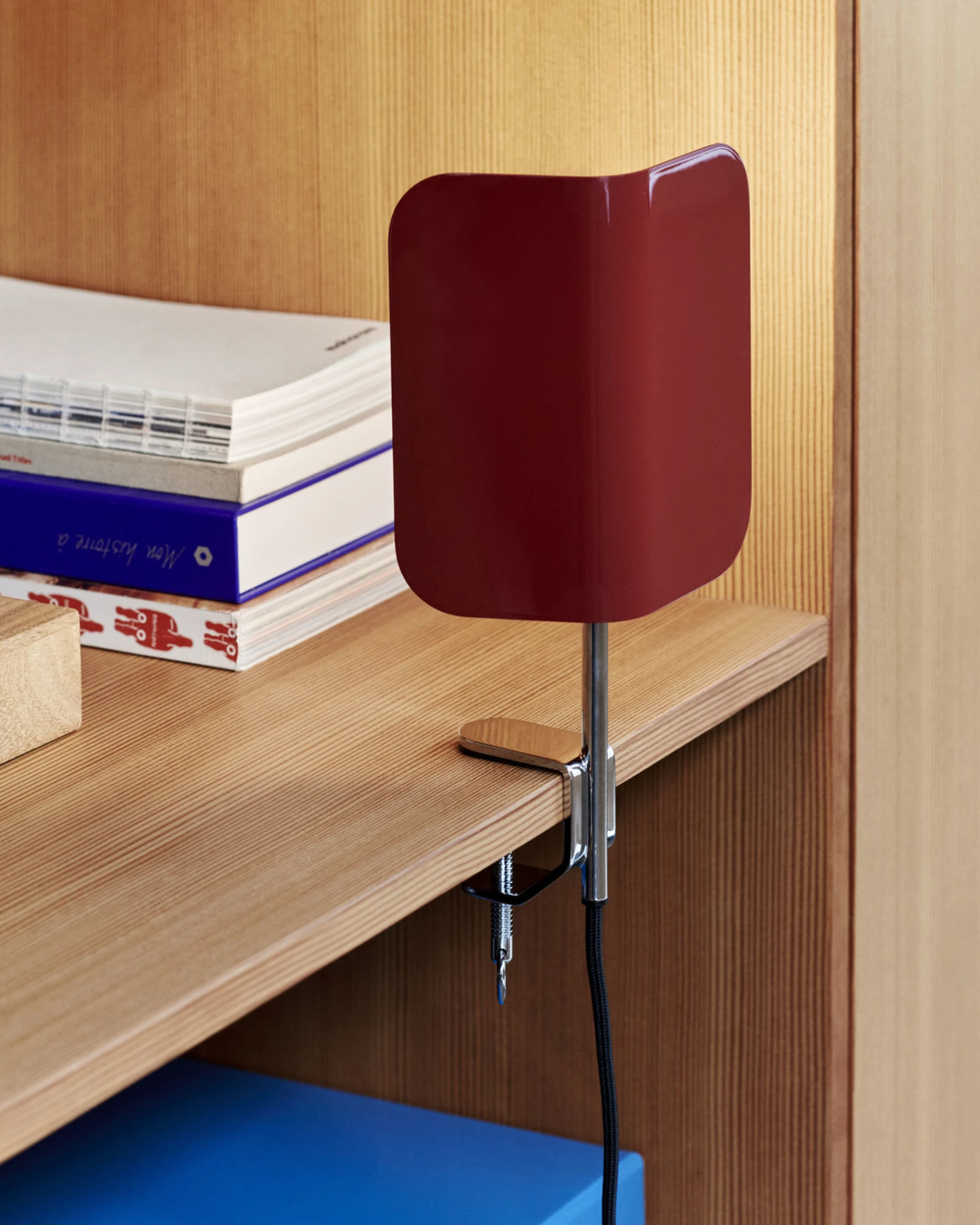 Apex Clip Lamp Maroon red