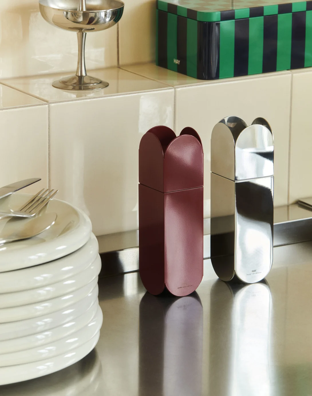 Arcs Salt & Pepper Grinder Medium Burgundy