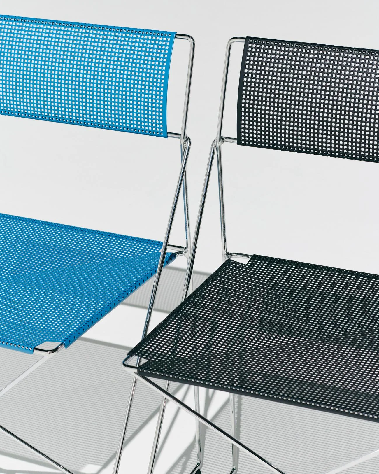 X-Line Chair Chromed base Indoor - Black powder coated seat/back