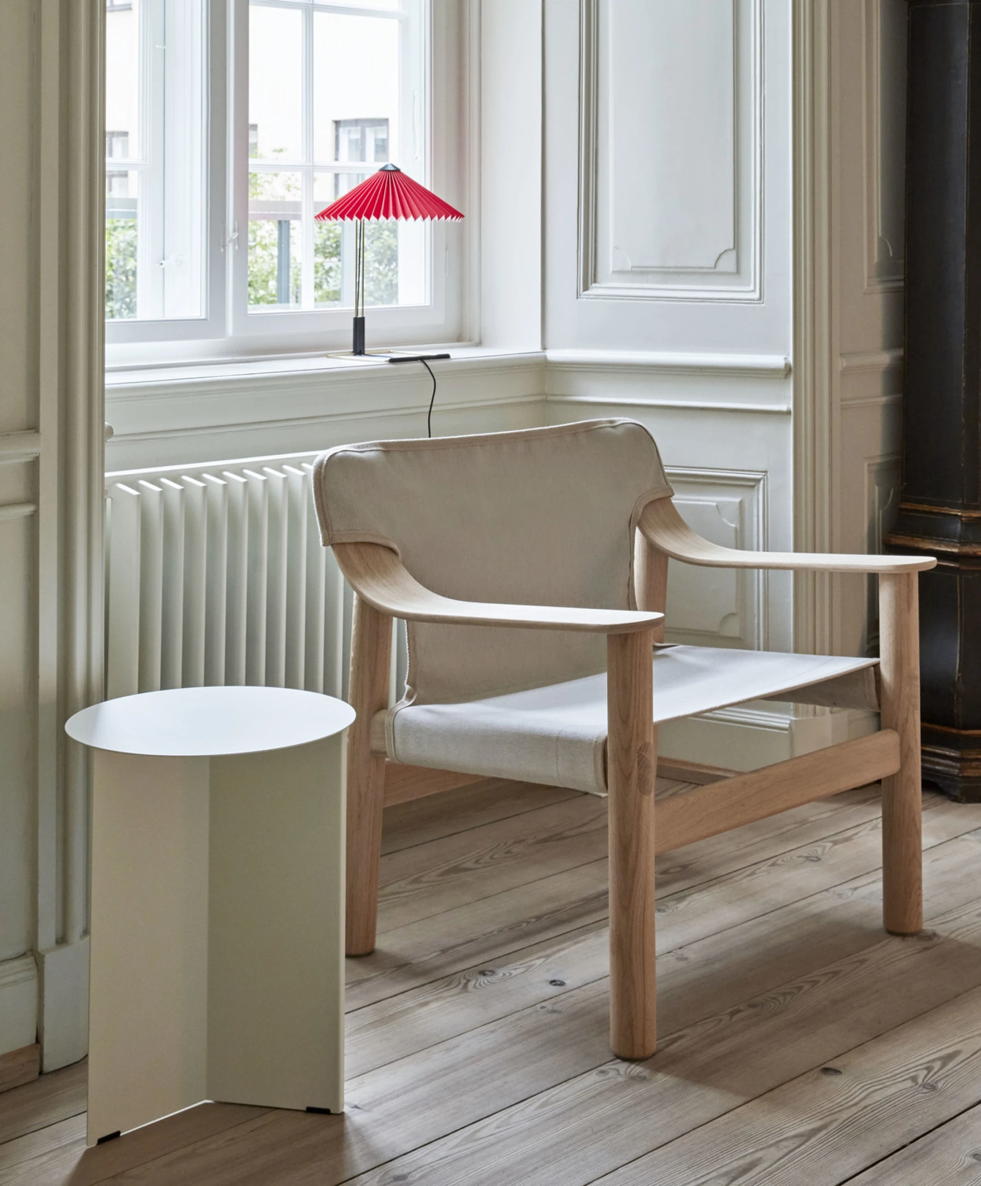 Slit Table Round High White