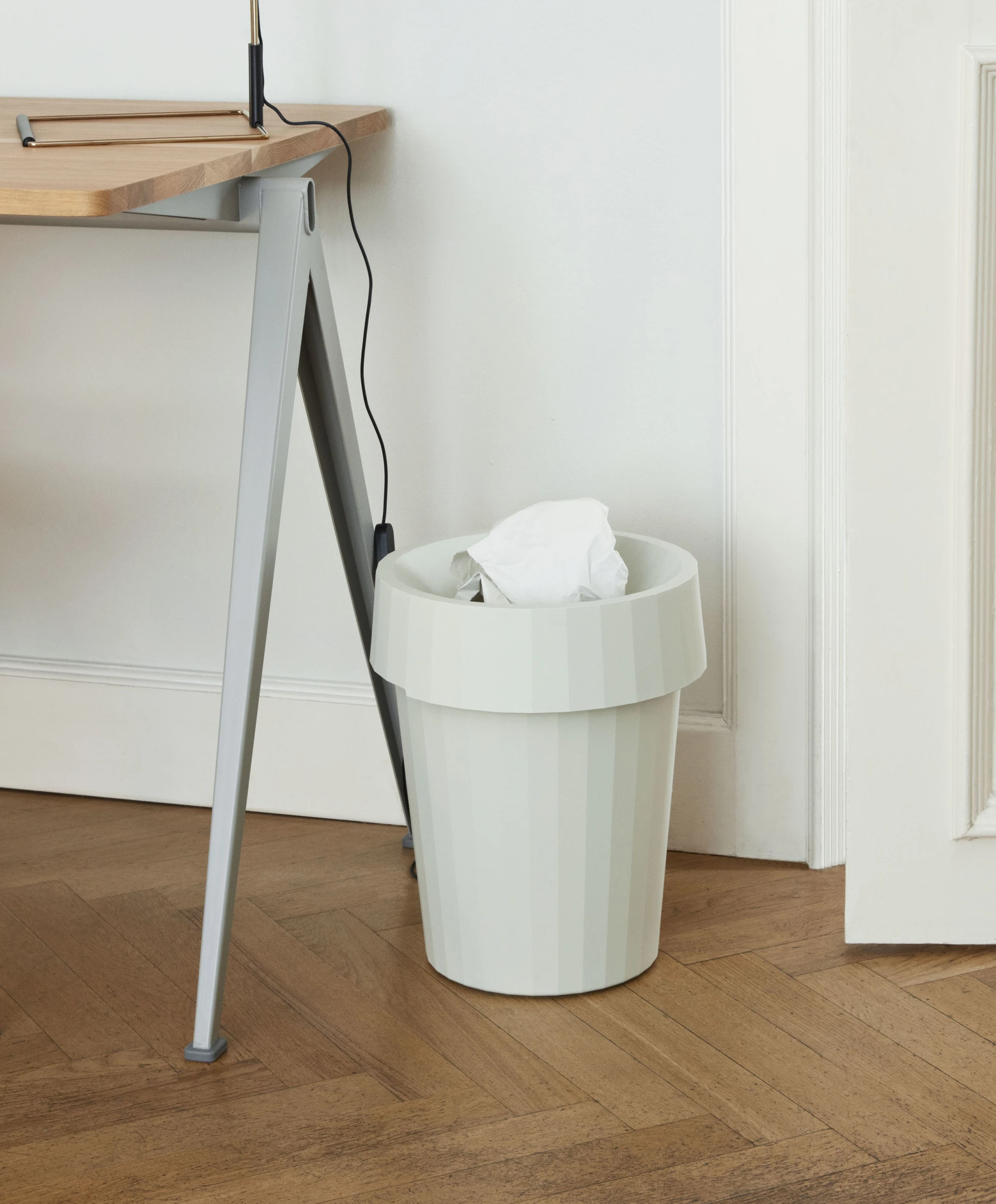 Shade Bin Off-white