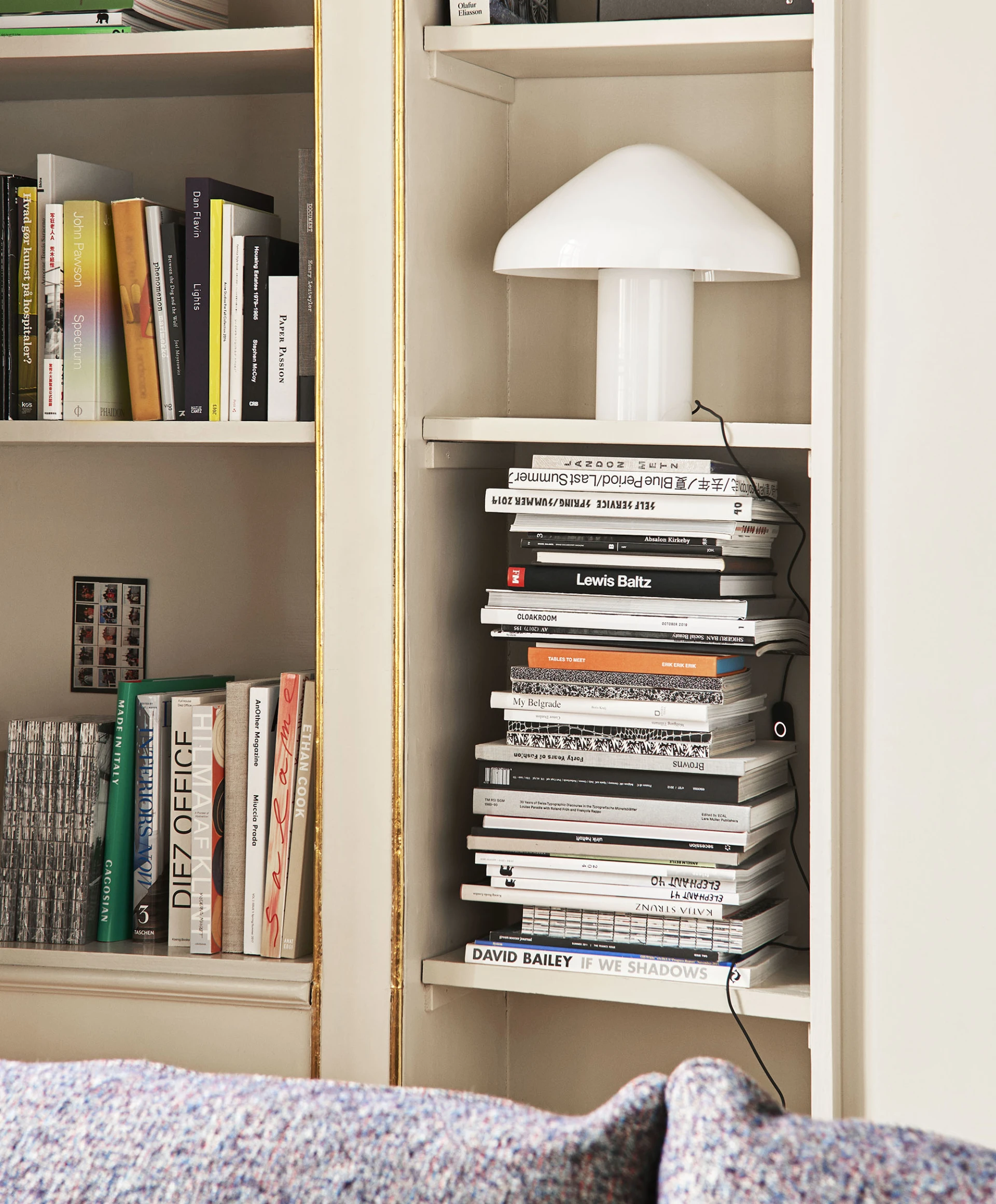 Pao Glass Table Lamp 350 White