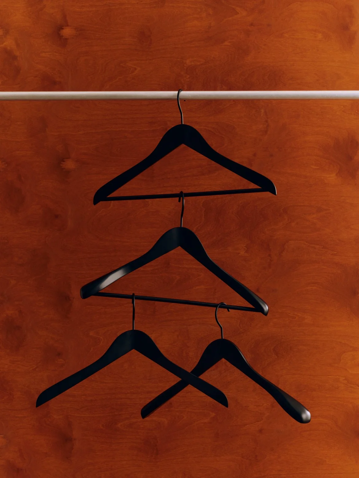 Smooth Coat Hanger Set of 4 with  bar Wide