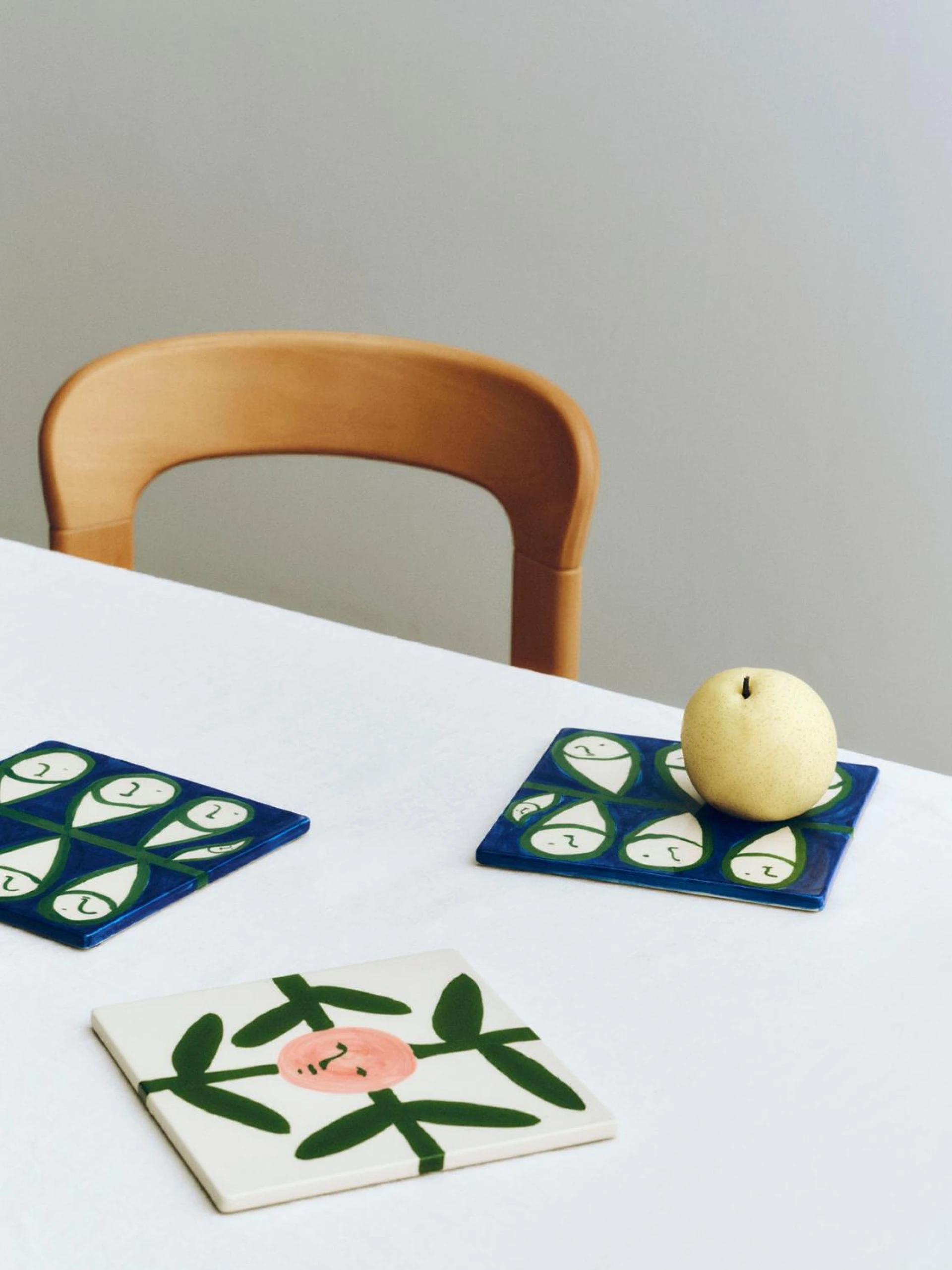 La Pittura Trivet Blush Face Vine 