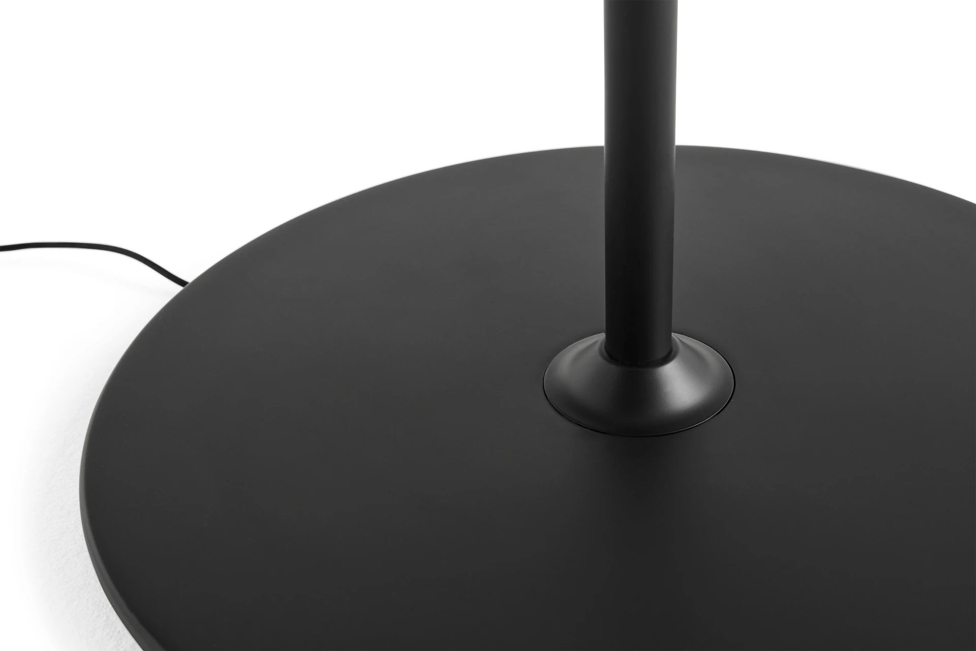Pao Steel Floor Lamp Soft black