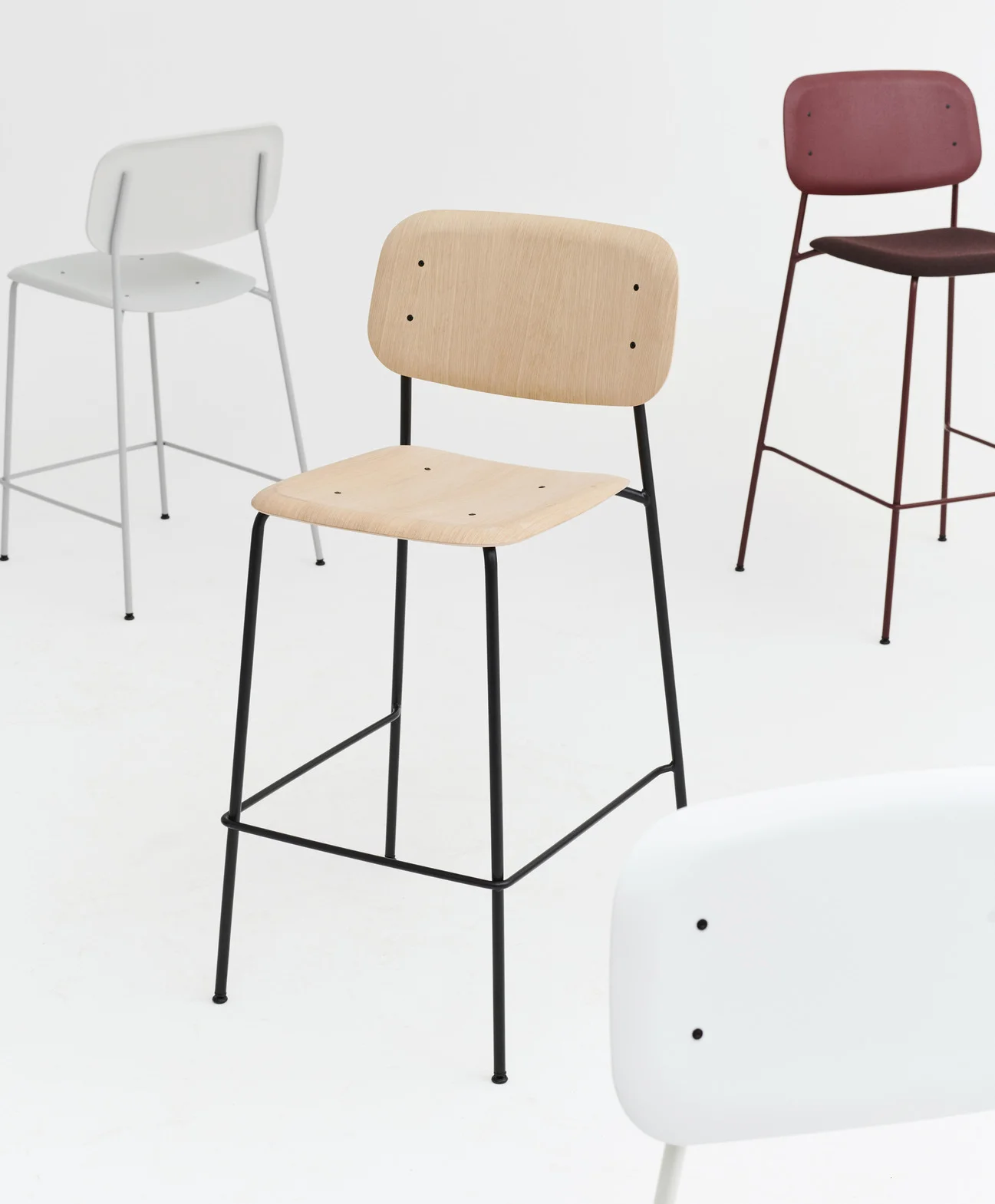 Soft Edge 90 Bar Stool