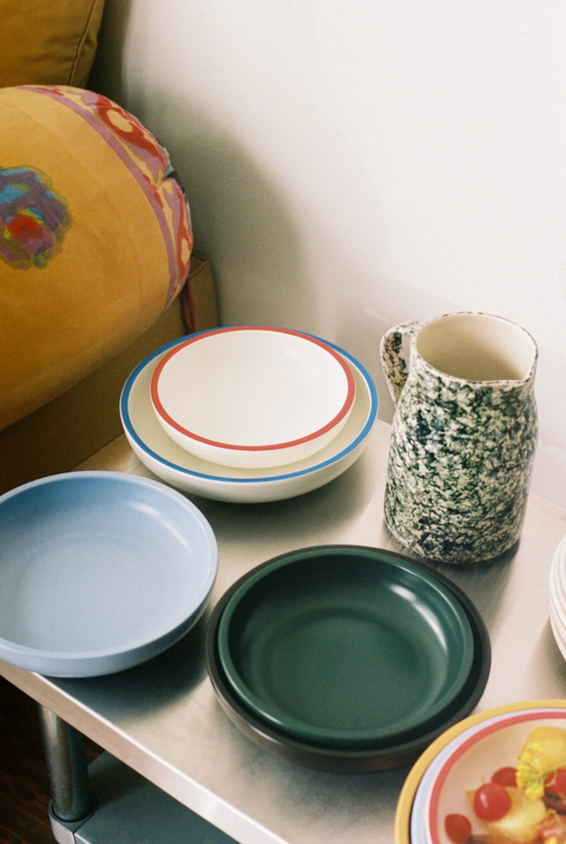 Sobremesa Serving Bowl L White with blue rim