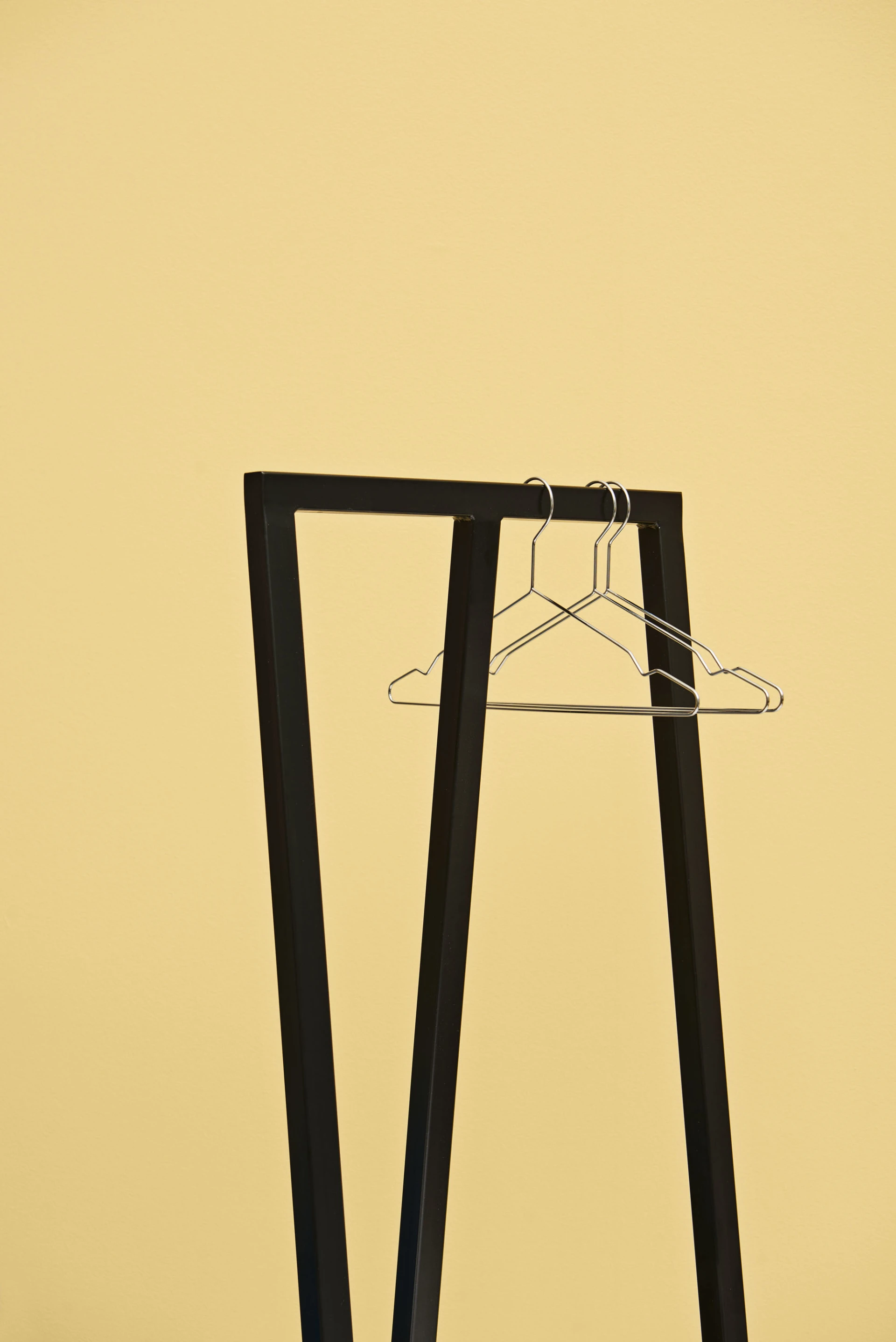 Loop Stand Hall Black