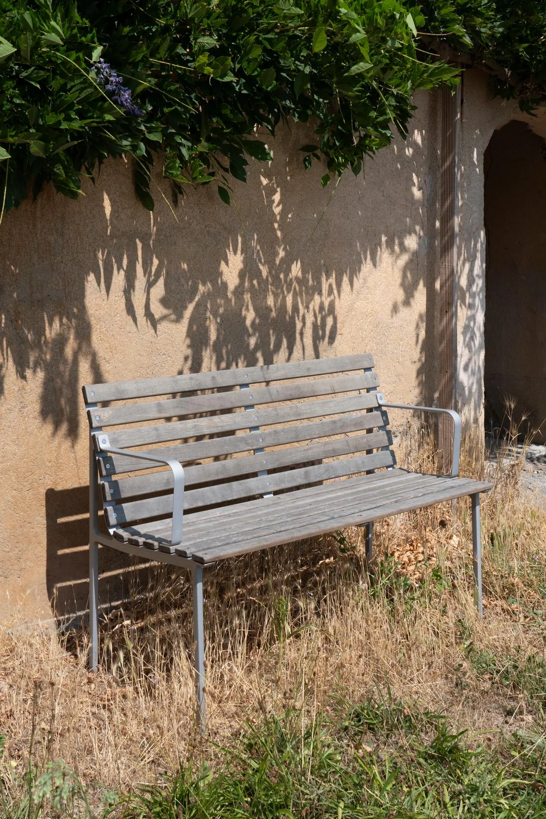 Traverse Dining Bench with Arm