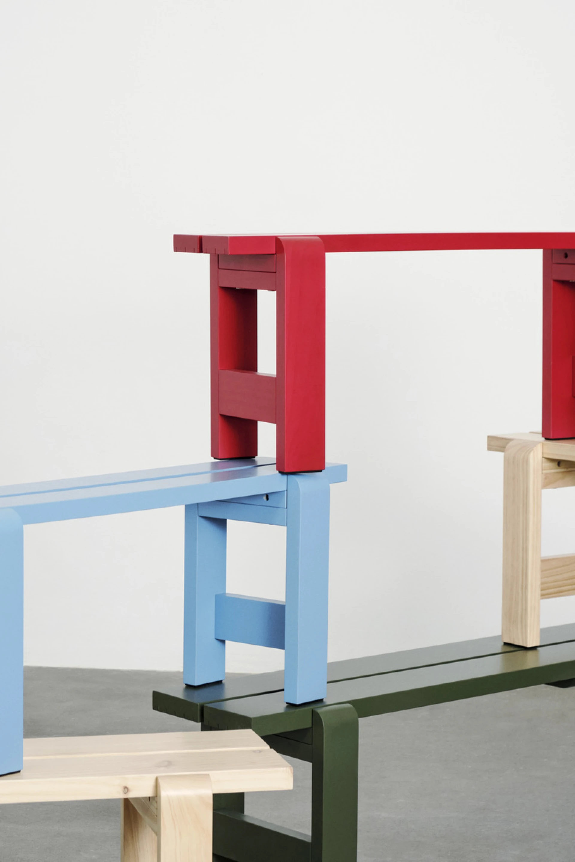 Weekday Bench L111 Wine red