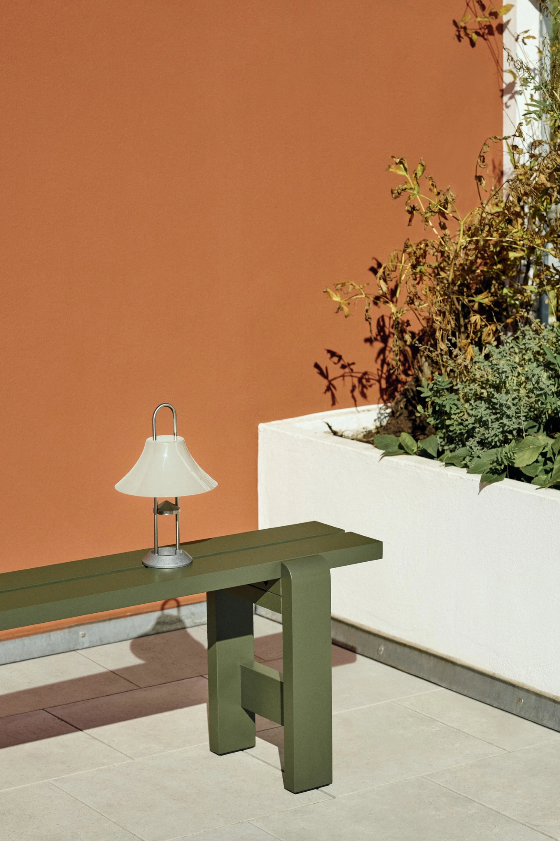 Weekday Bench L140 Olive