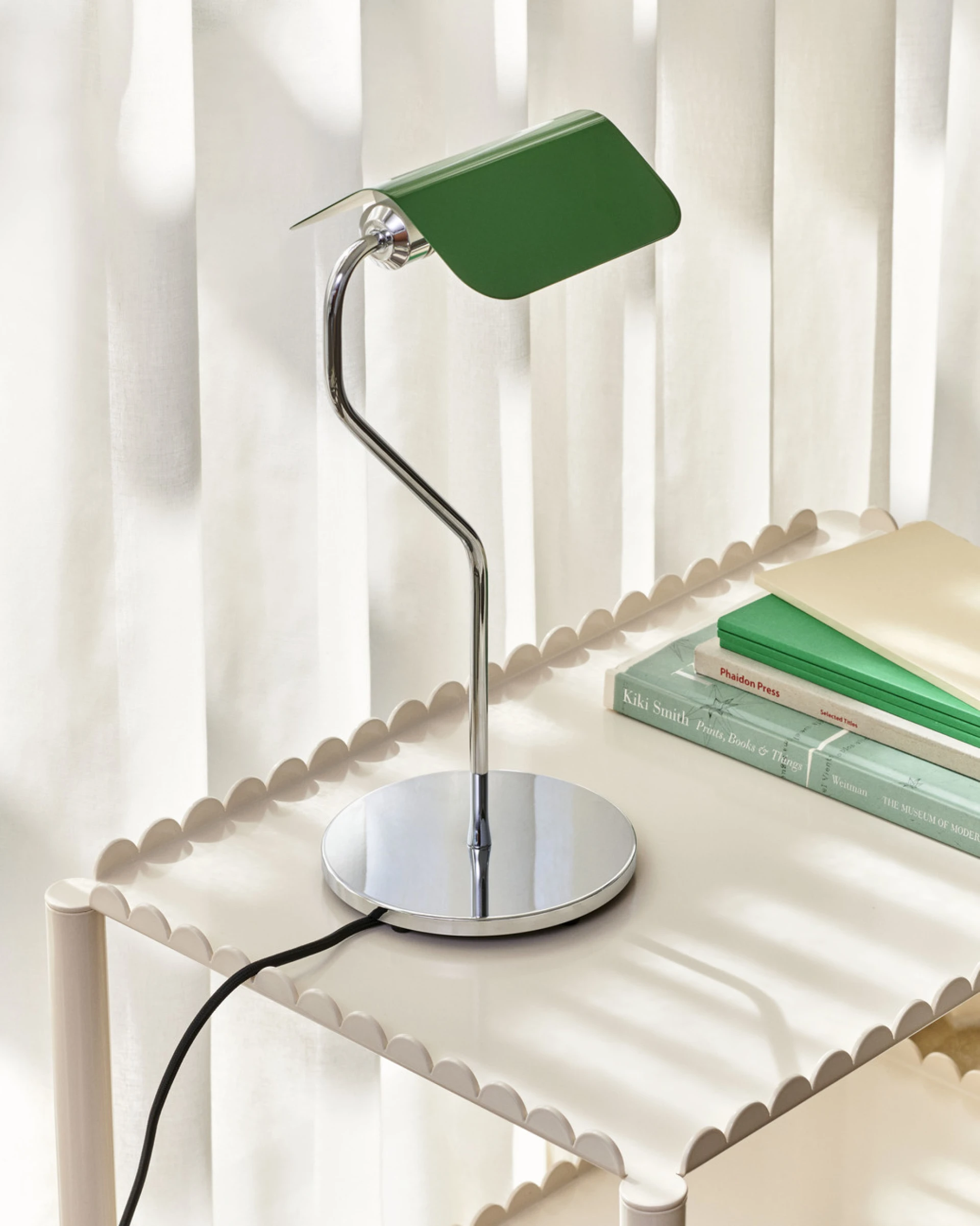 Apex Table Lamp Emerald green