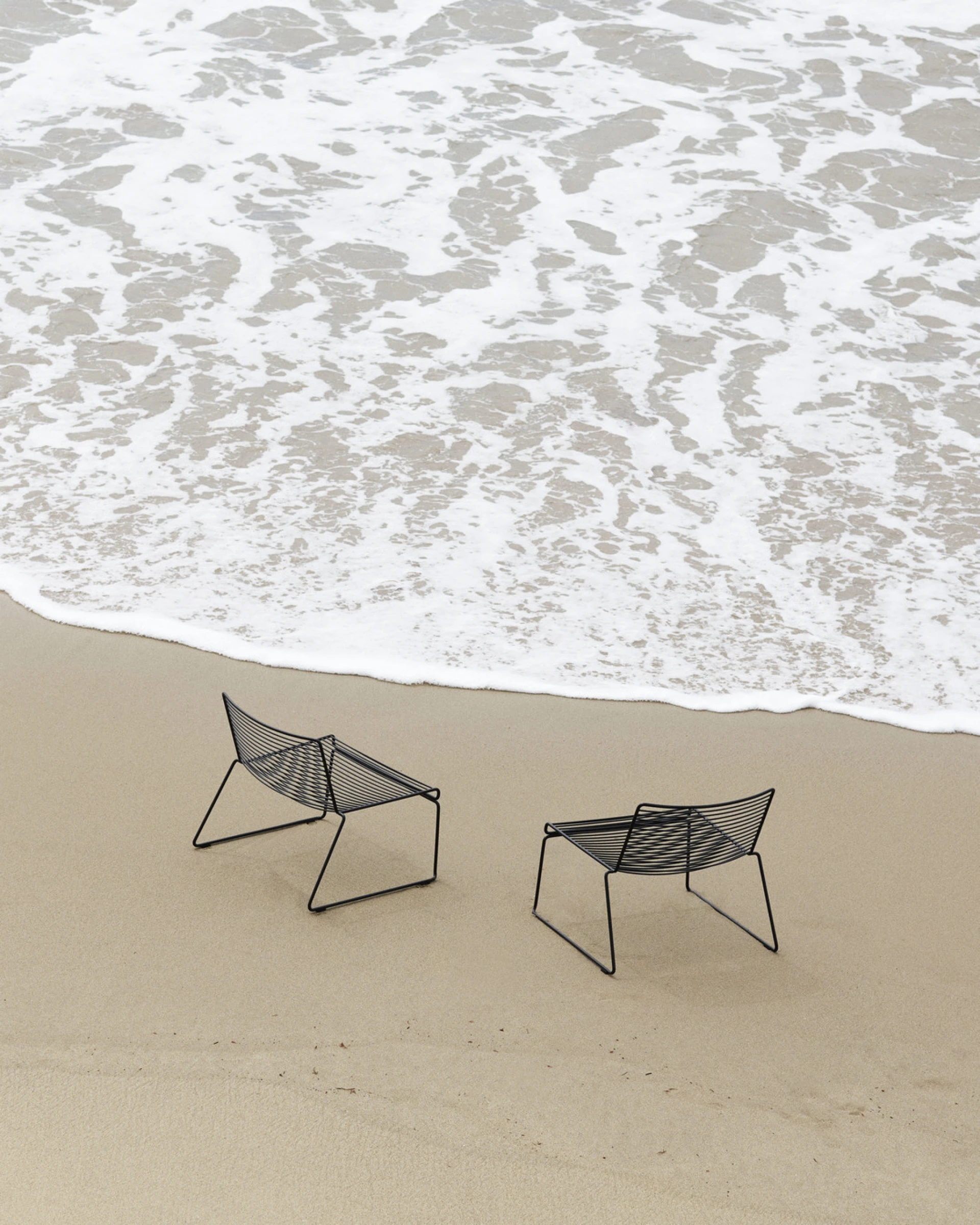 Hee Lounge Chair Black