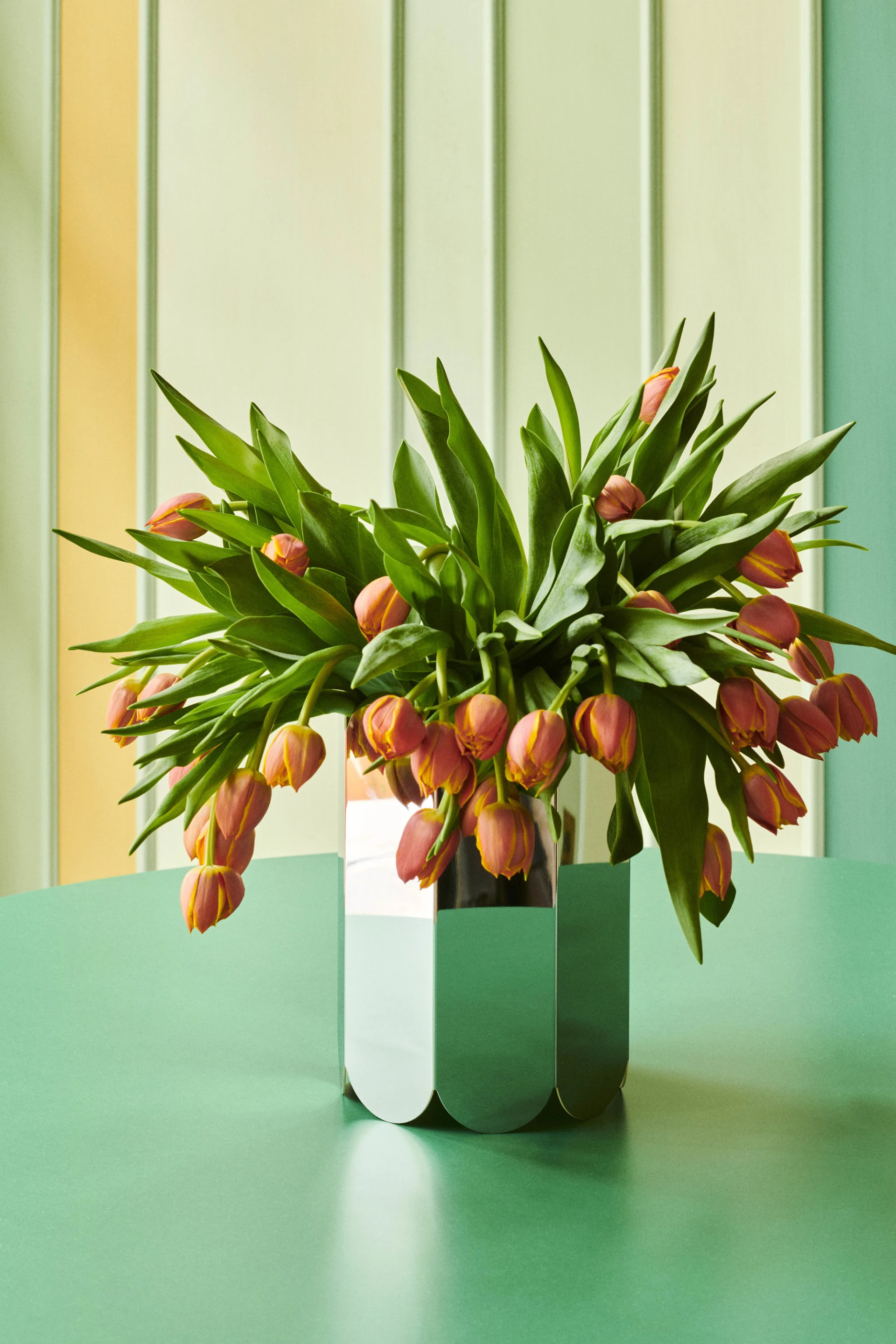Arcs Vase Mirror
