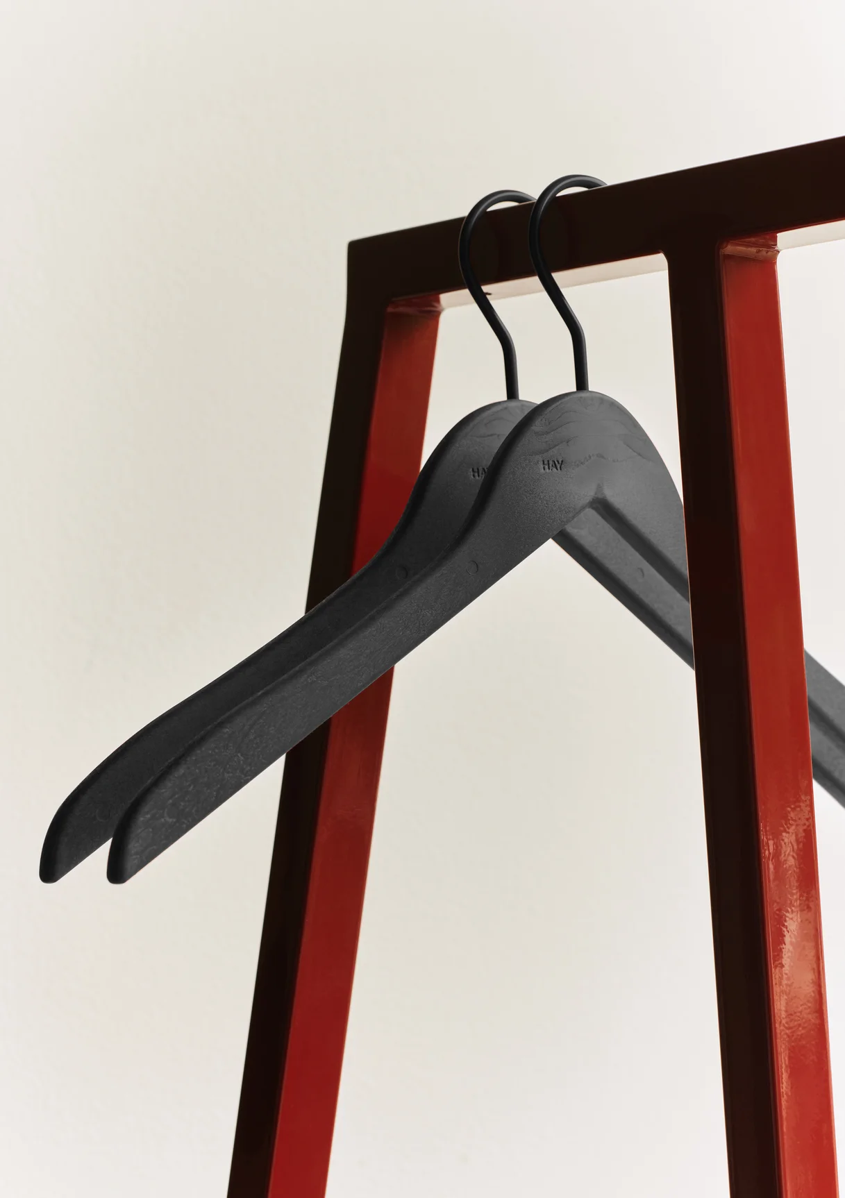 Loop Stand Hall Maroon red