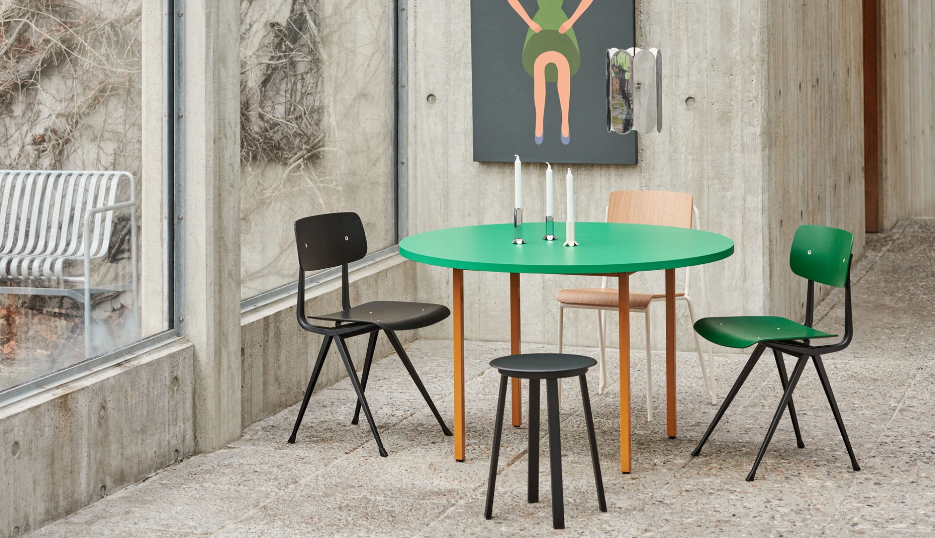 Two-Colour Table