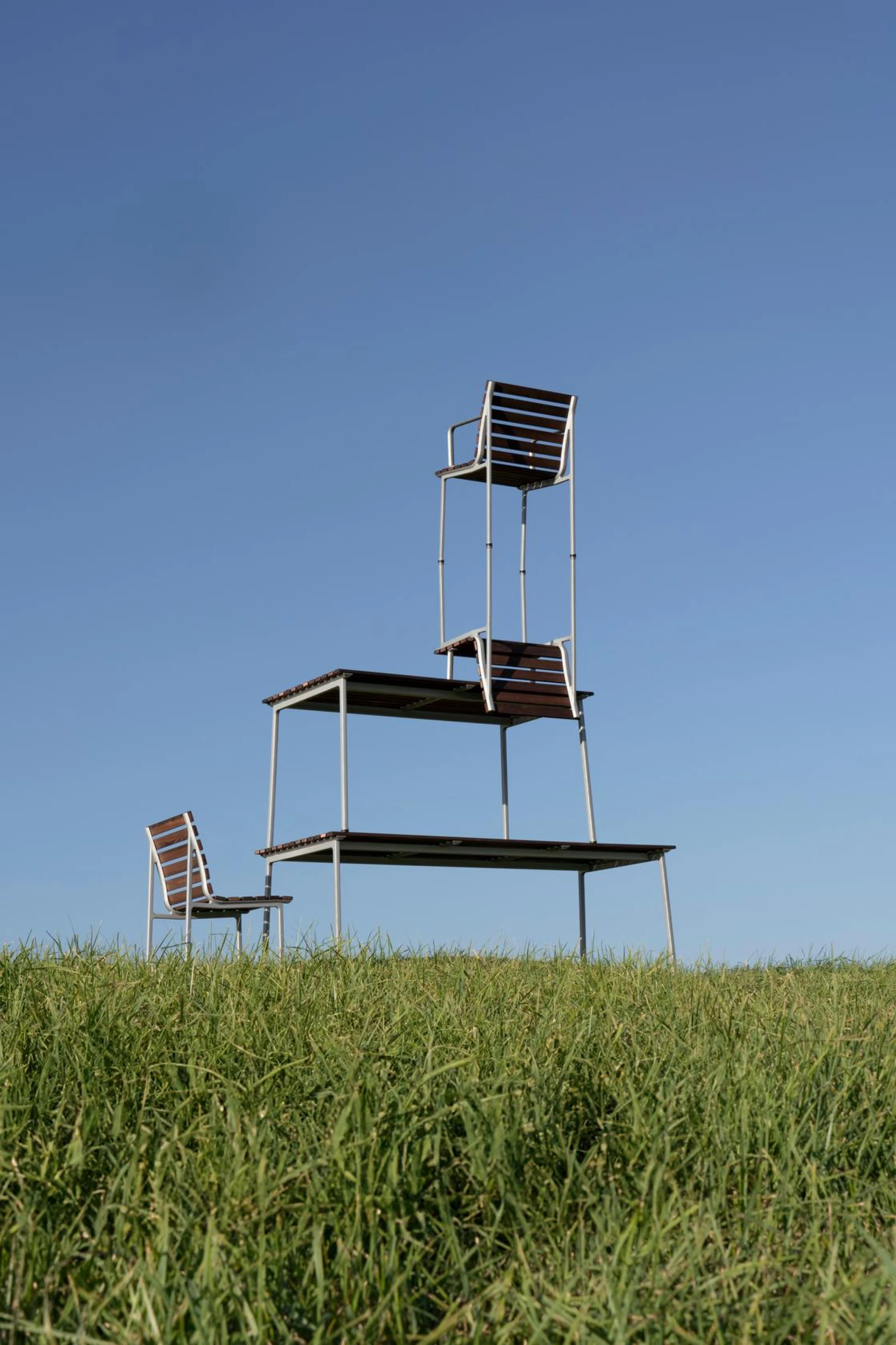 Traverse Table H74 x W140 x L83