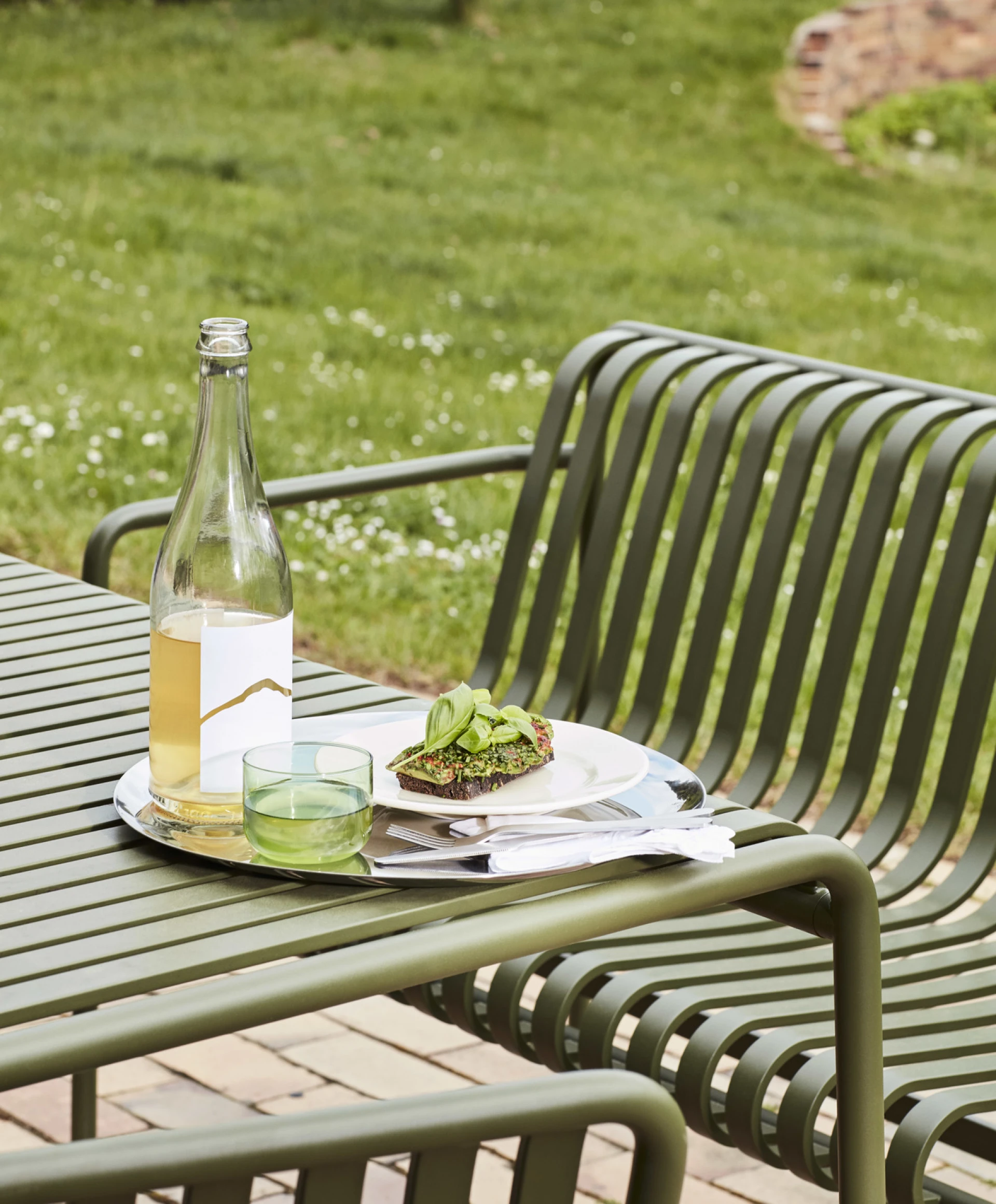 Palissade Dining Bench with Armrest