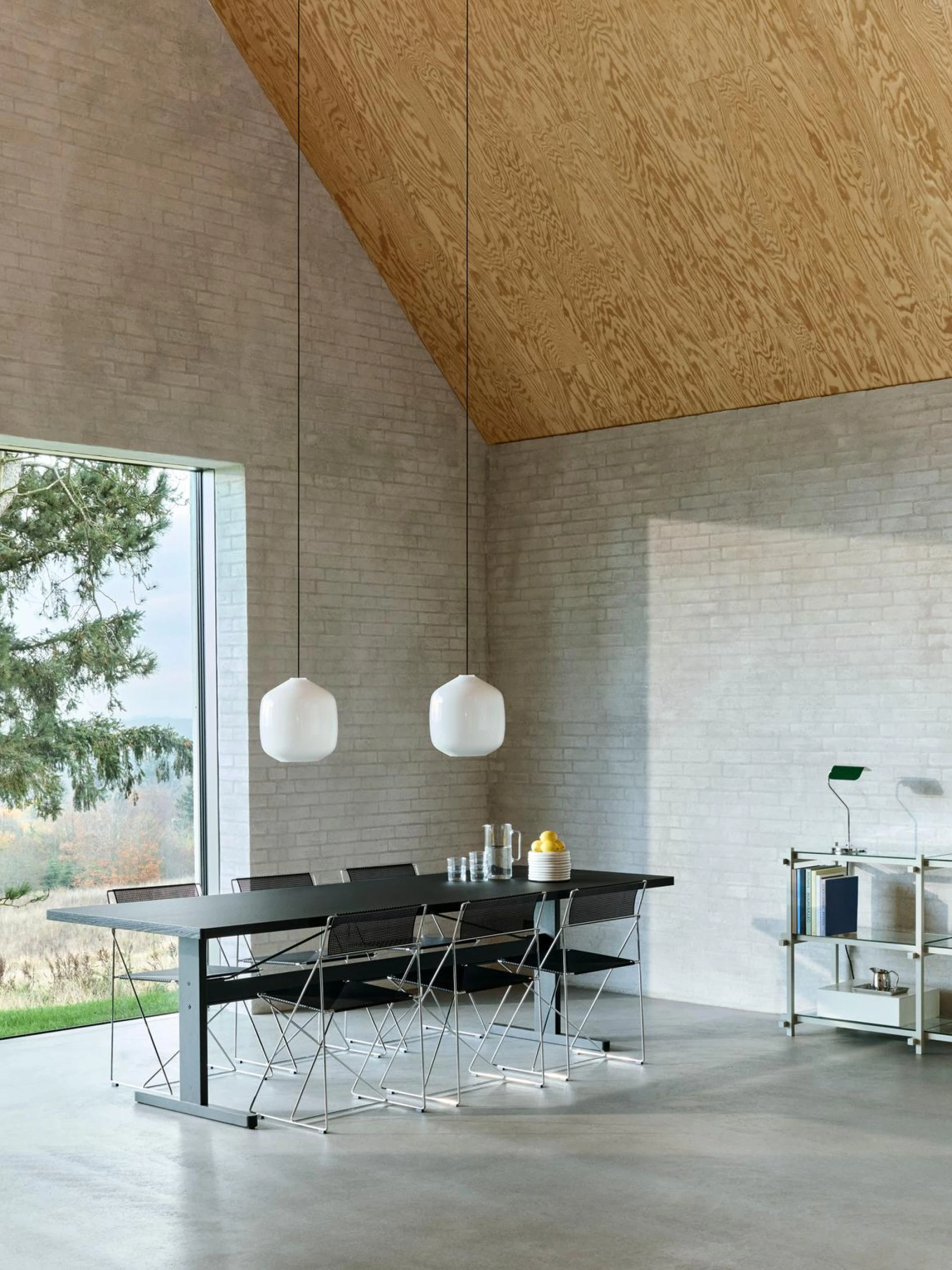 X-Line Chair Chromed base Indoor - Black powder coated seat/back