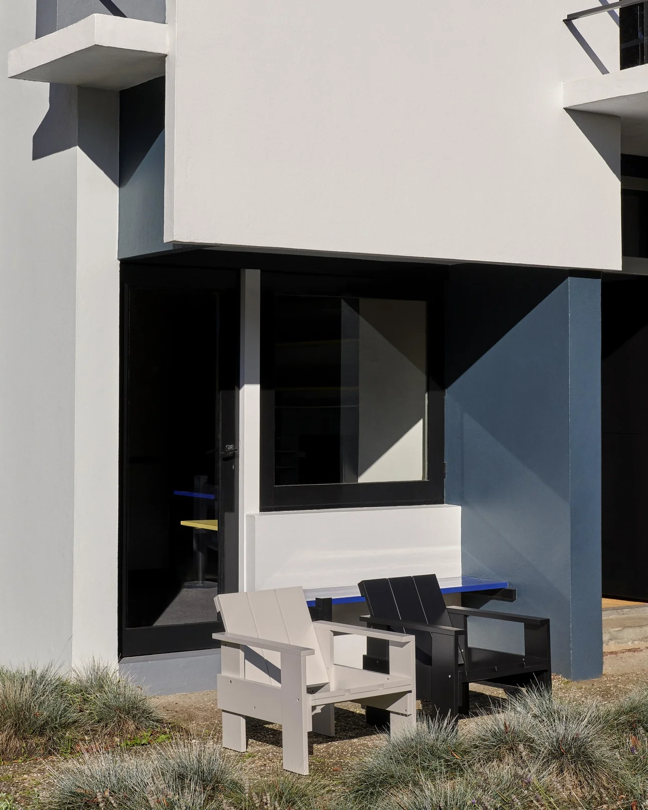 Crate Lounge Chair Black