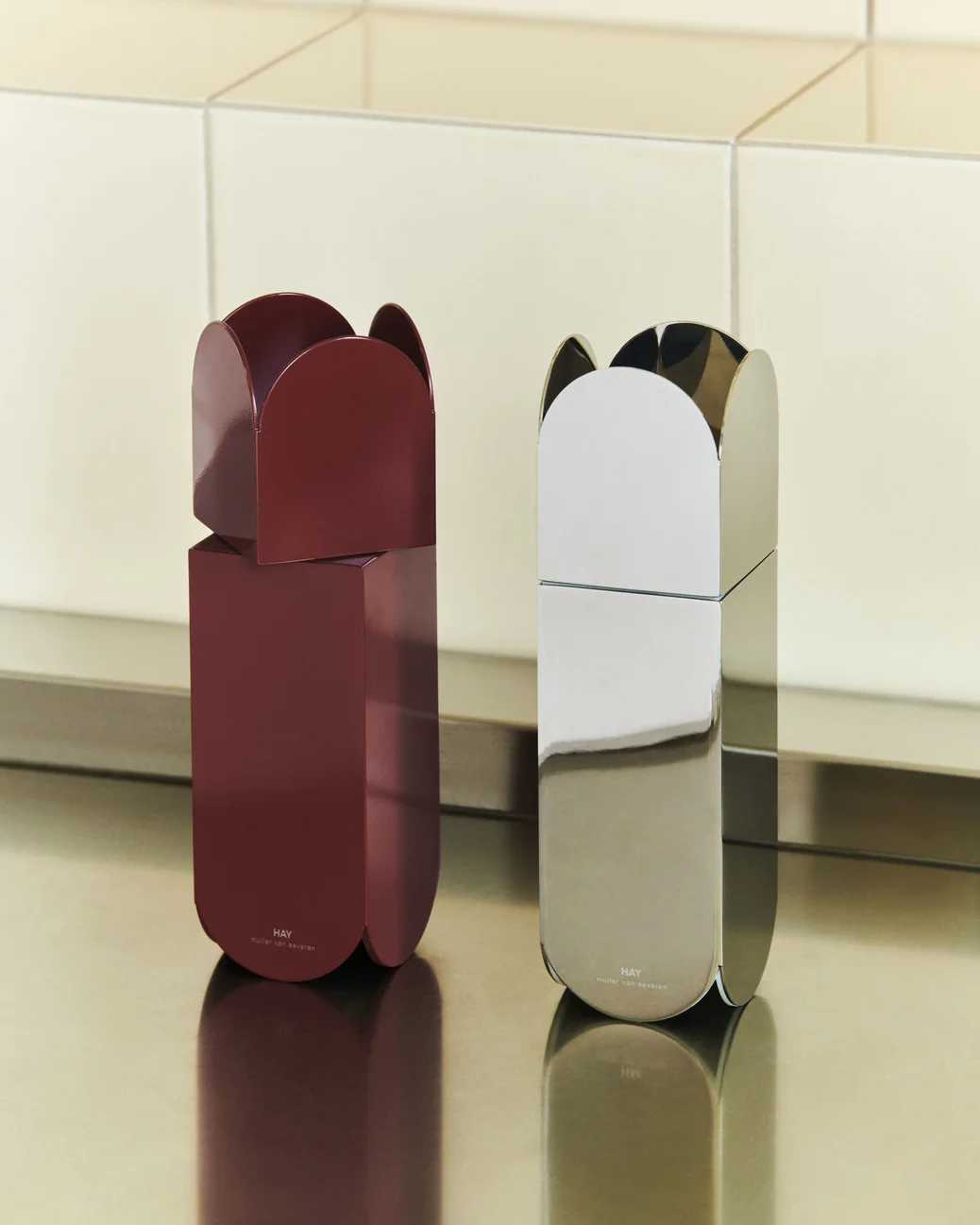 Arcs Salt & Pepper Grinder Medium Burgundy
